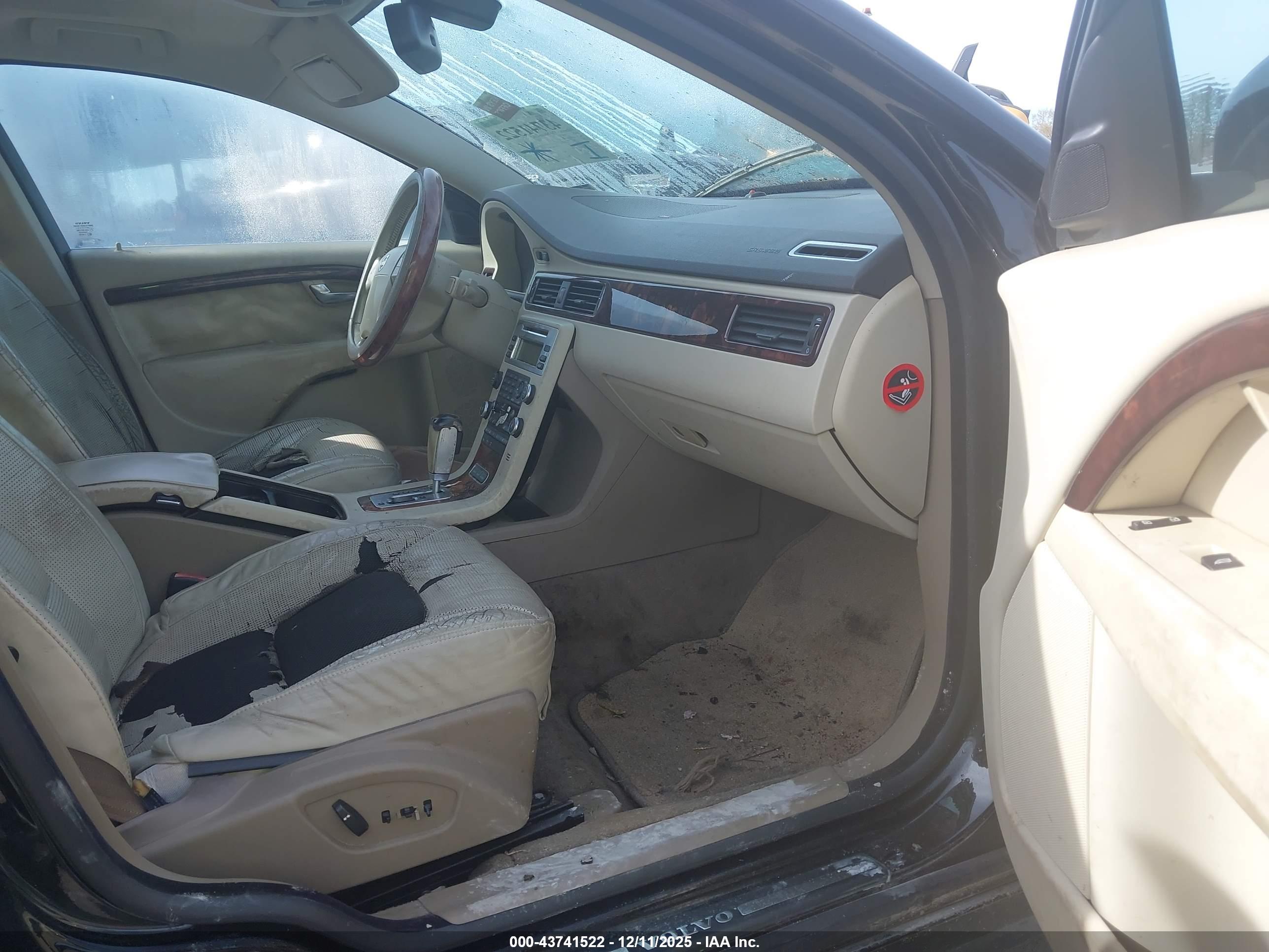 VOLVO S80 image 5