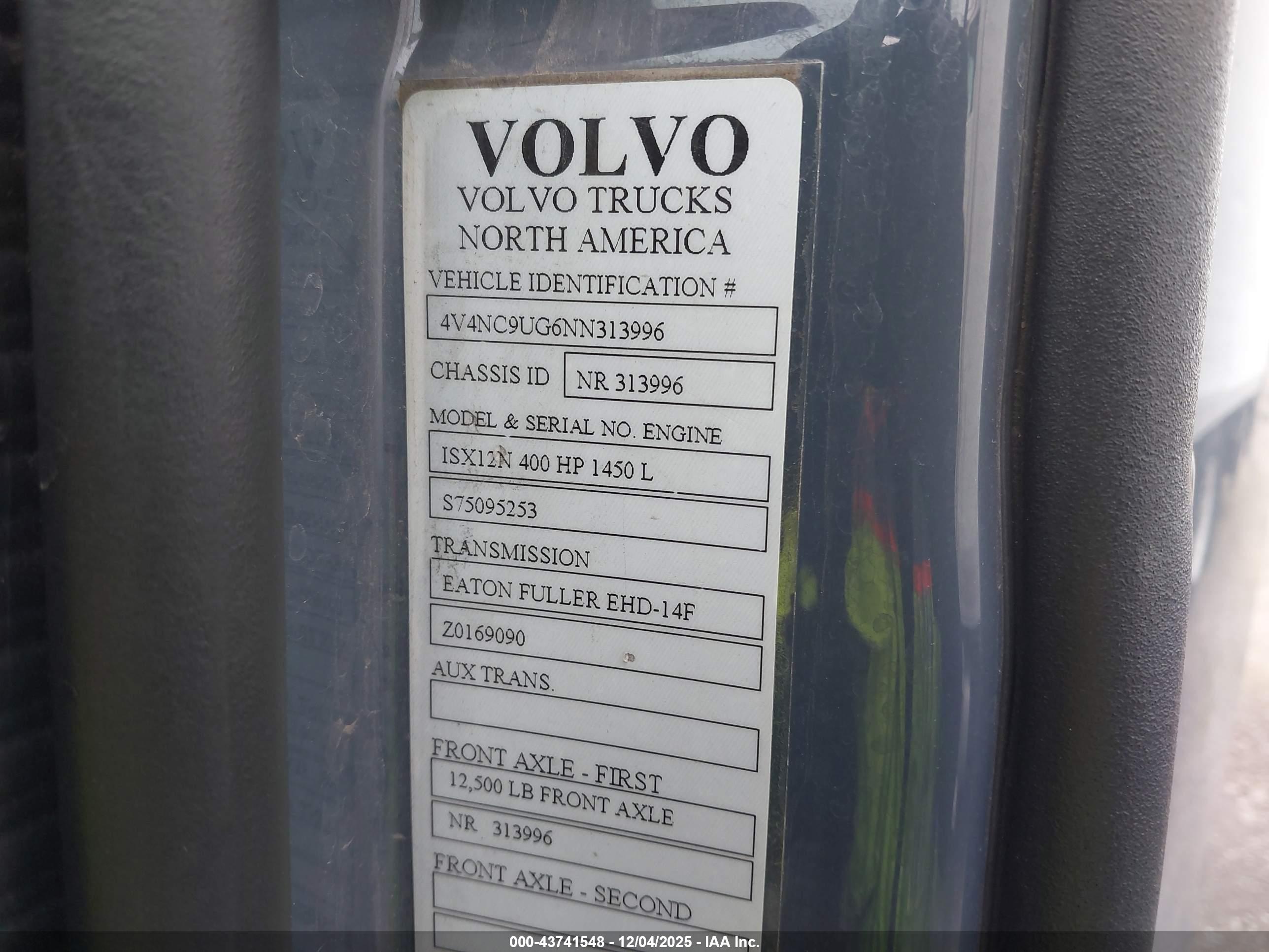 VOLVO VNL image 9