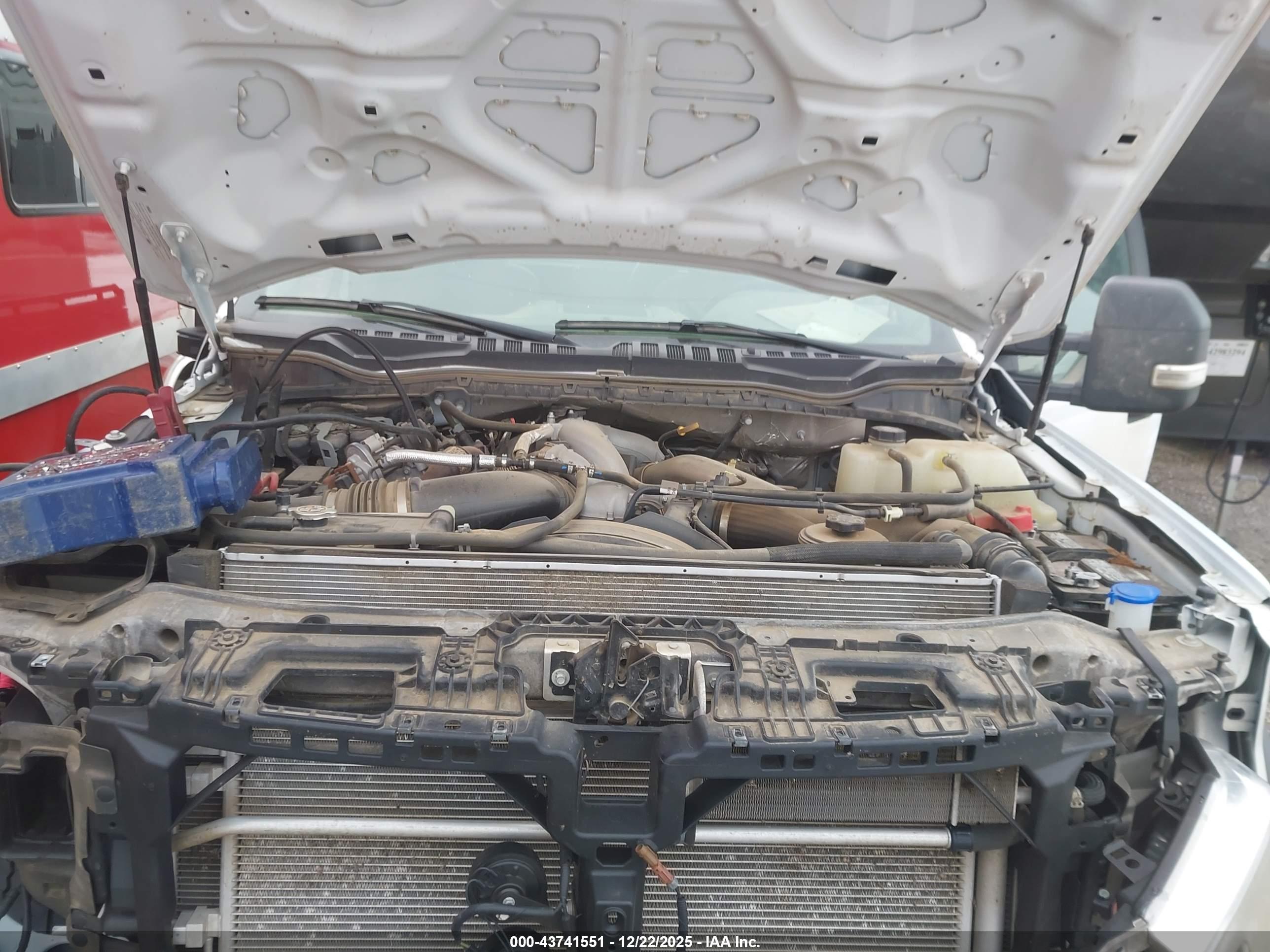 FORD F-550 image 10