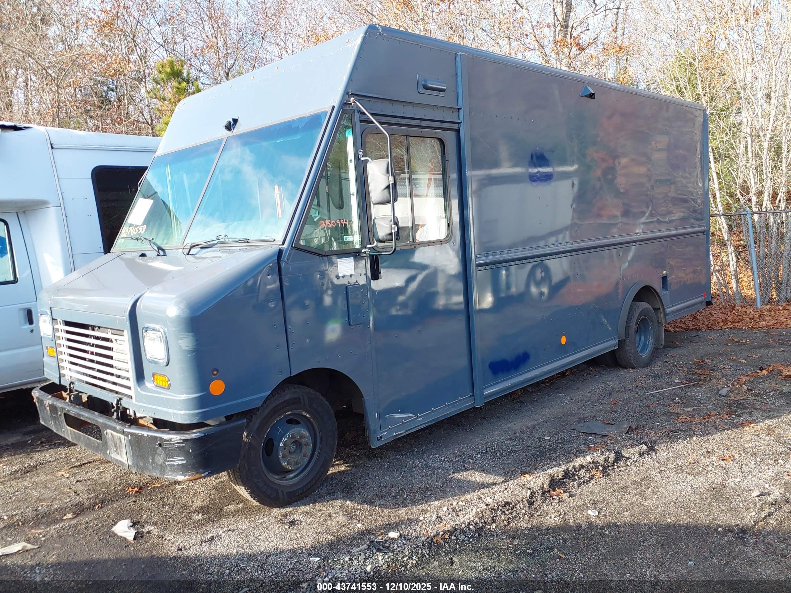 FORD E-450 image 2