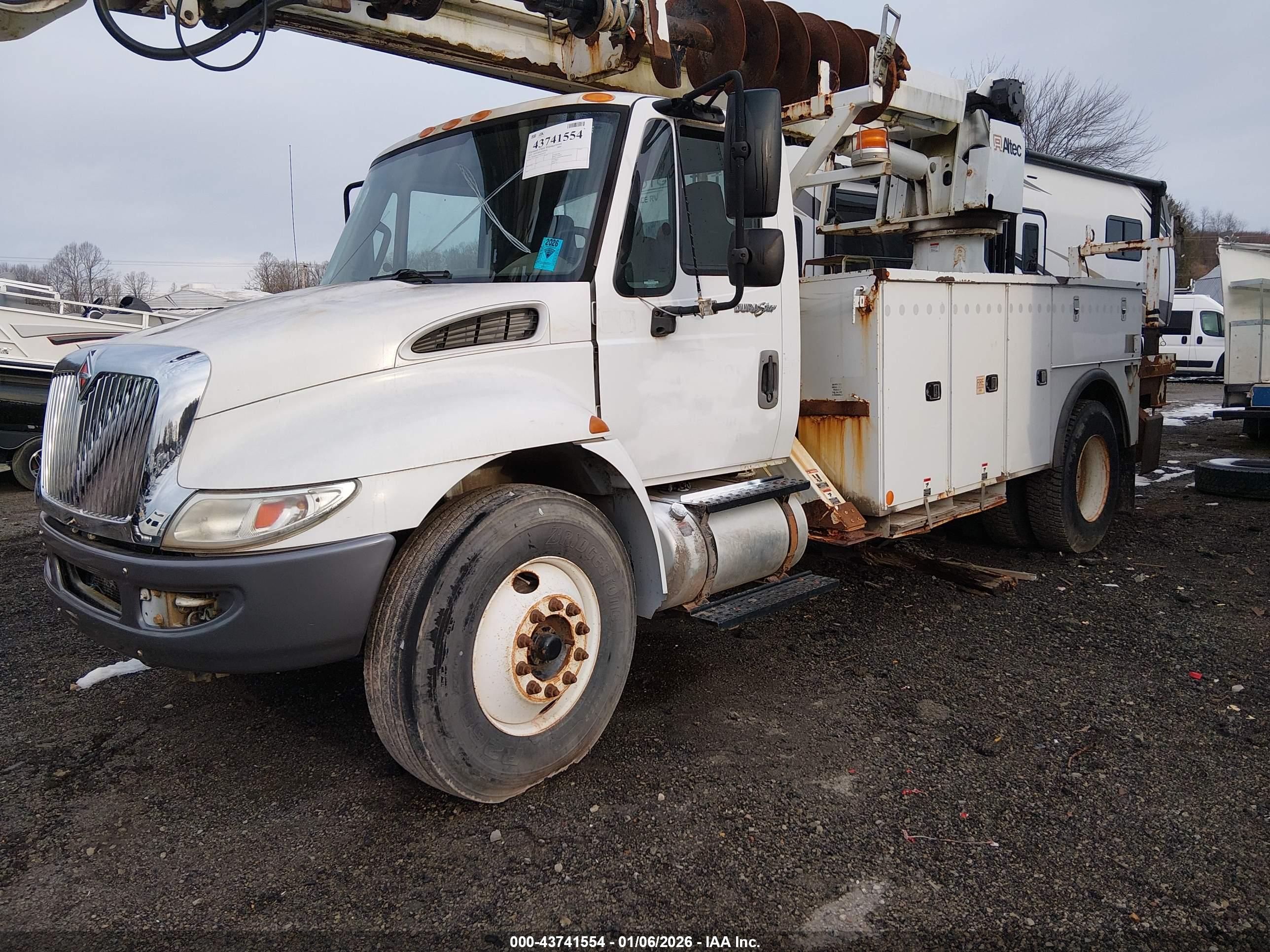 INTERNATIONAL 4000 image 2