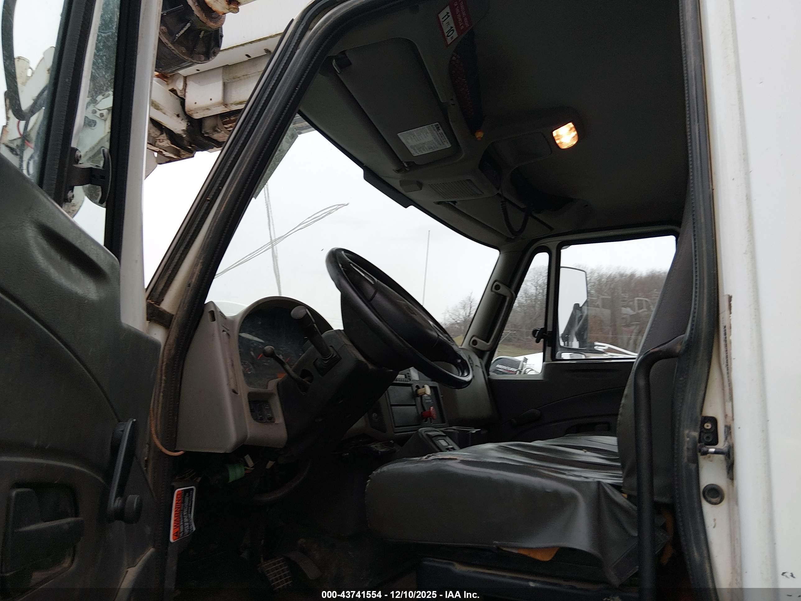 INTERNATIONAL 4000 image 7