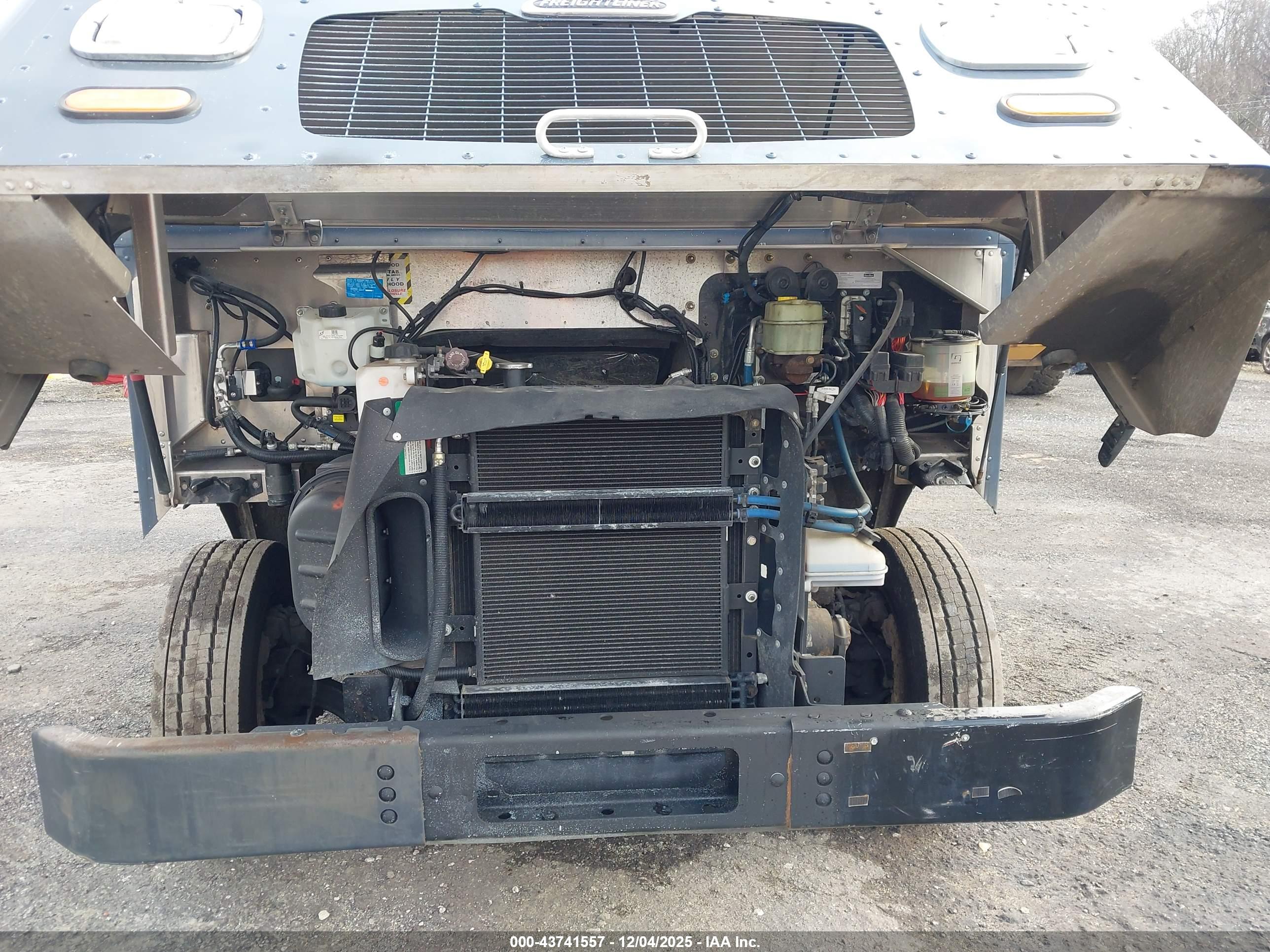 FREIGHTLINER MT45G image 10