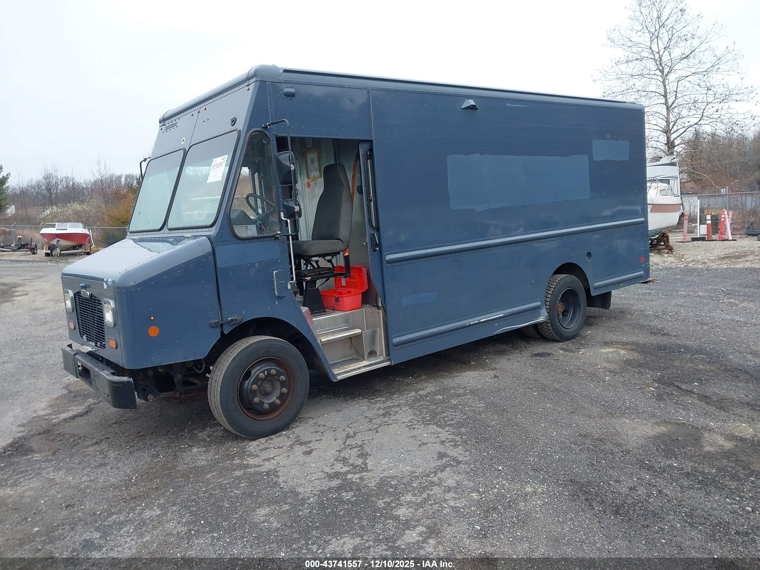FREIGHTLINER MT45G image 2