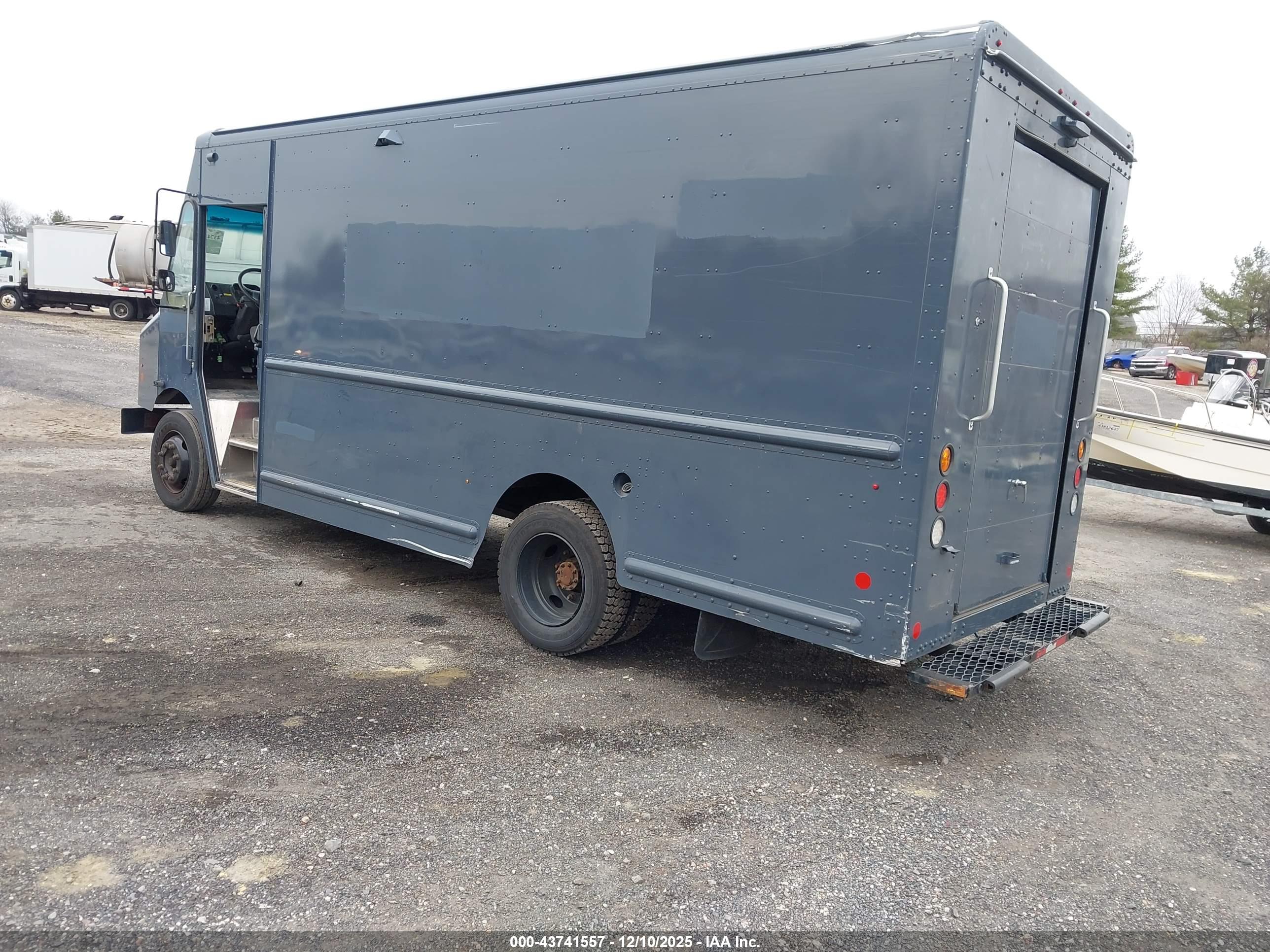 FREIGHTLINER MT45G image 3
