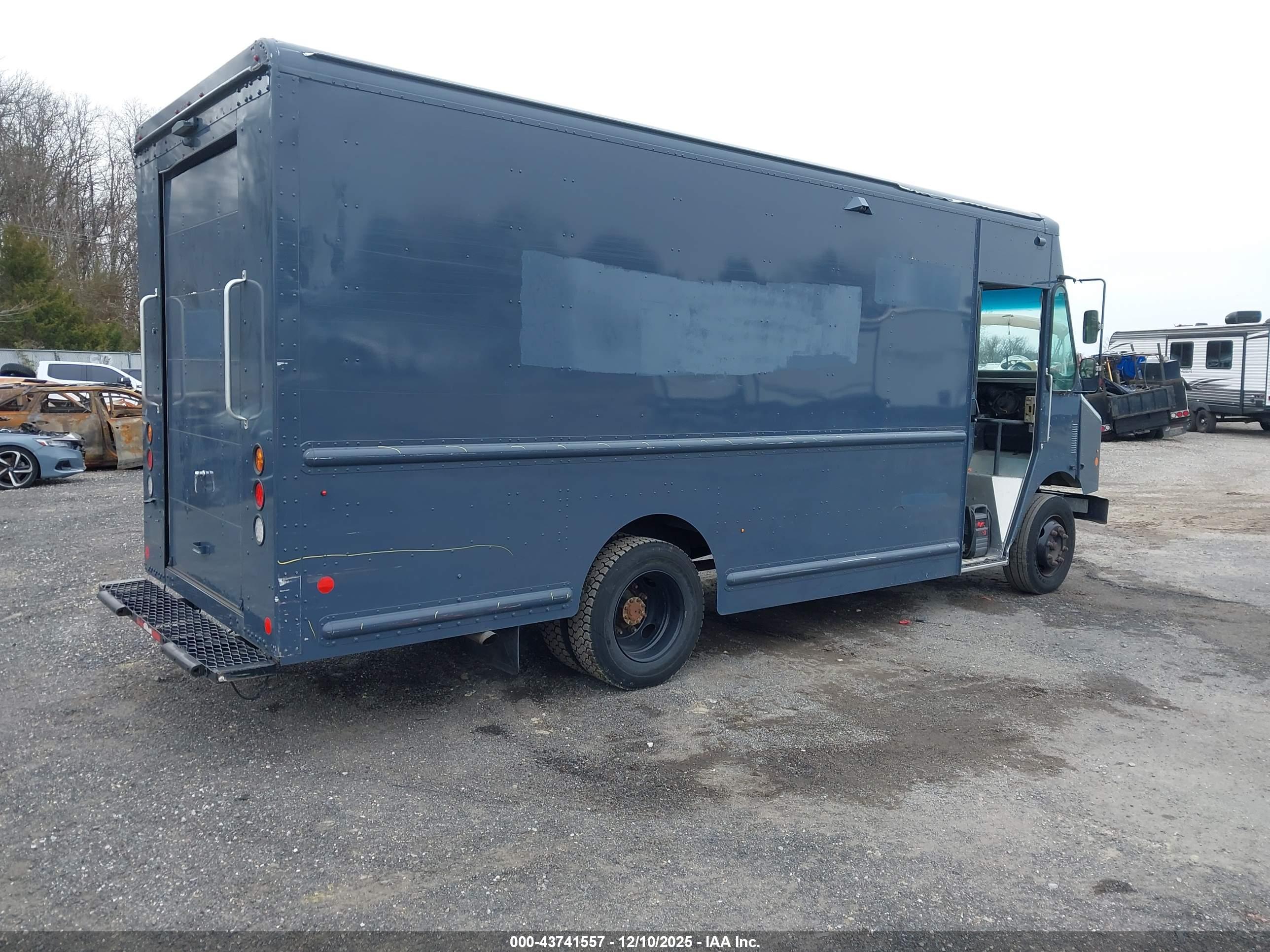 FREIGHTLINER MT45G image 4