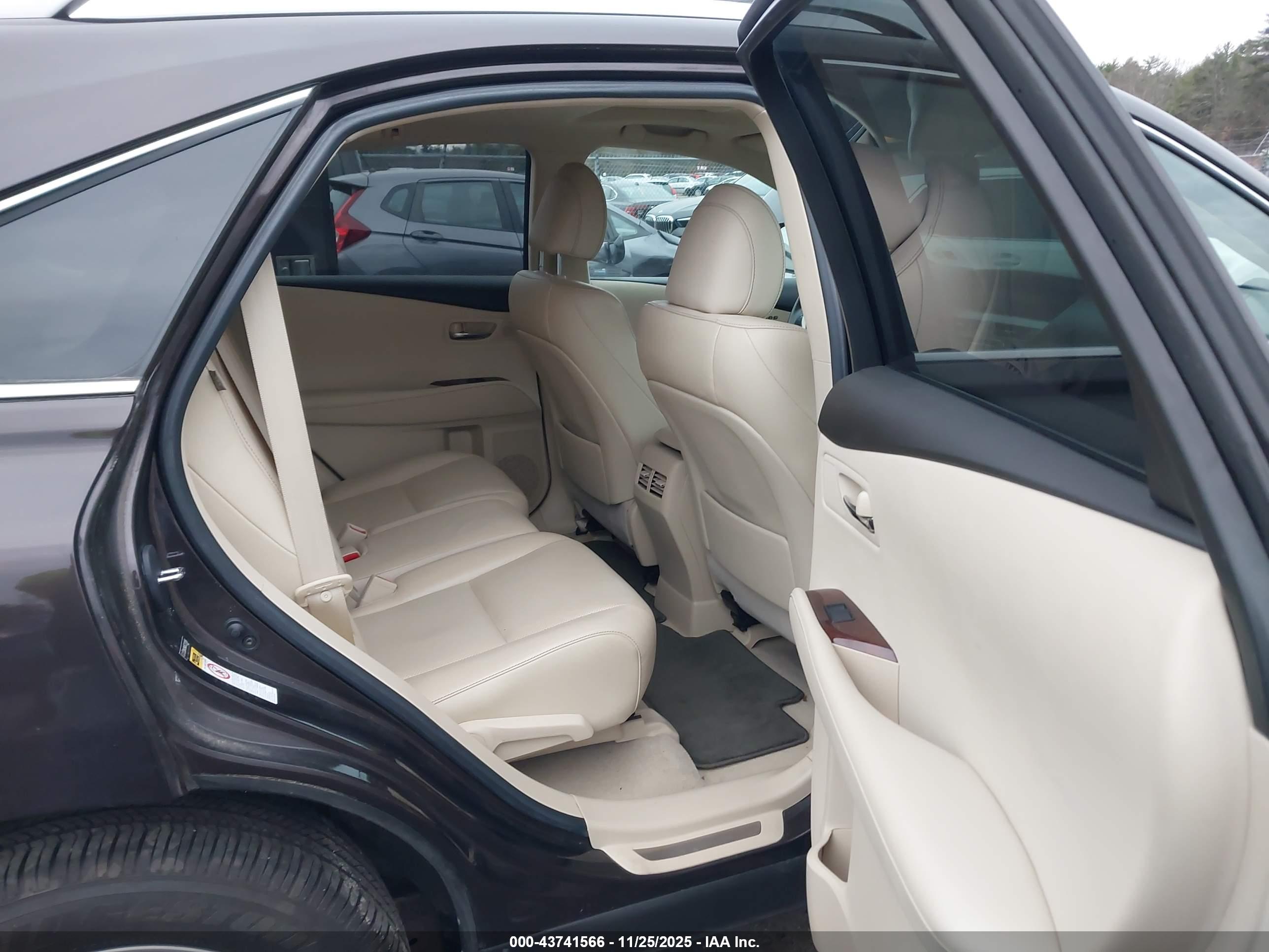 LEXUS RX image 8