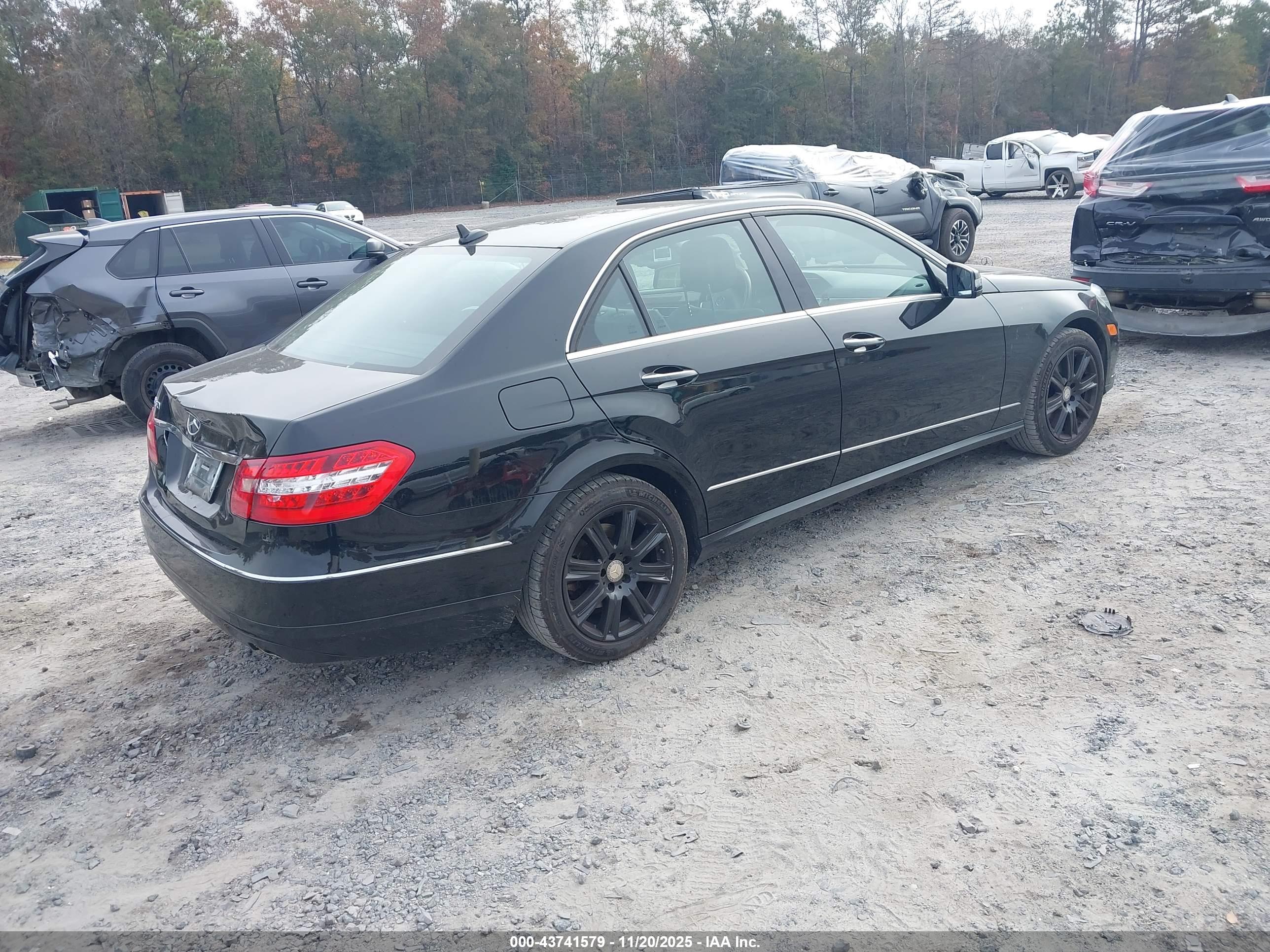 MERCEDES-BENZ E image 4