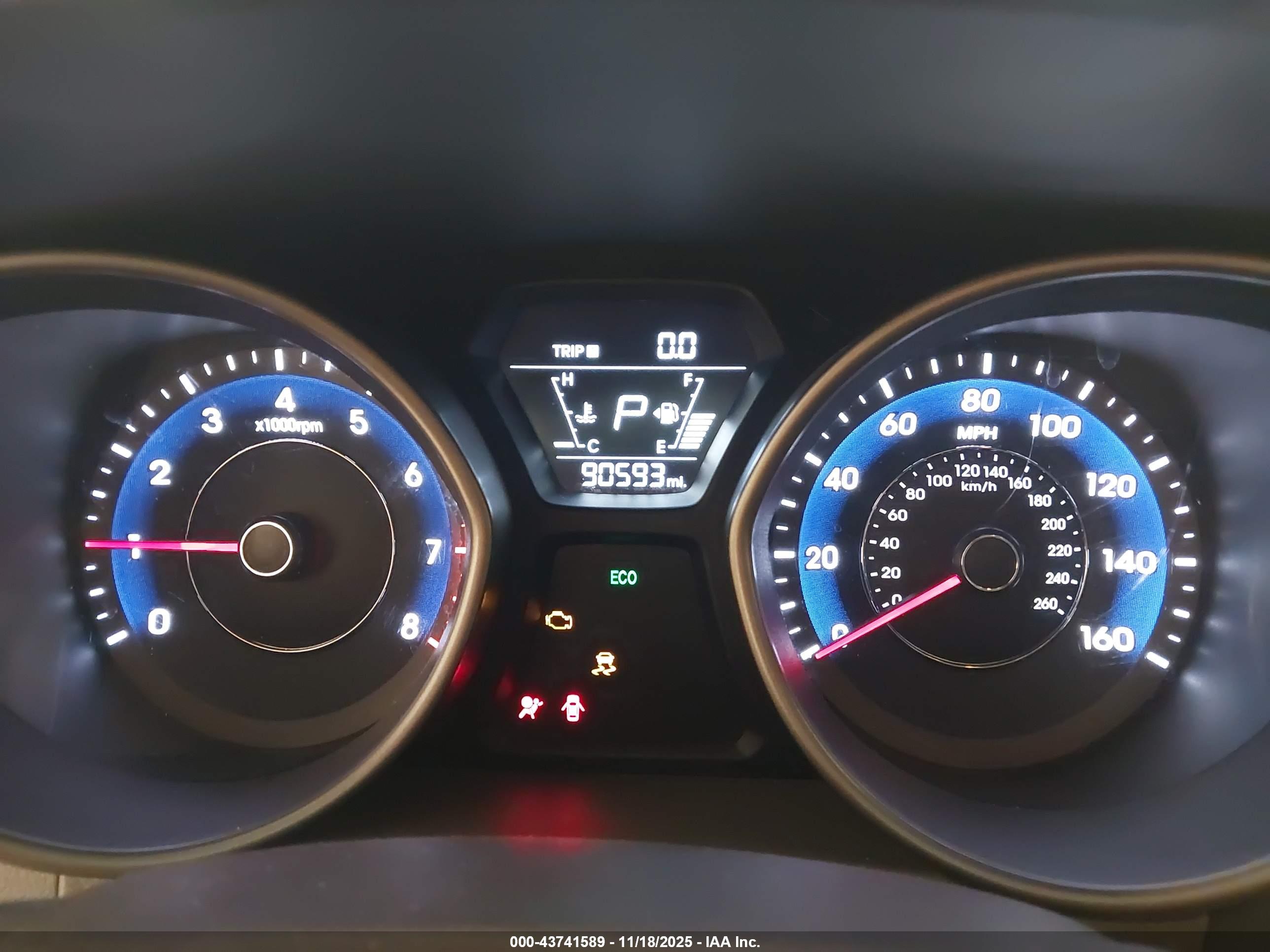 HYUNDAI ELANTRA image 7