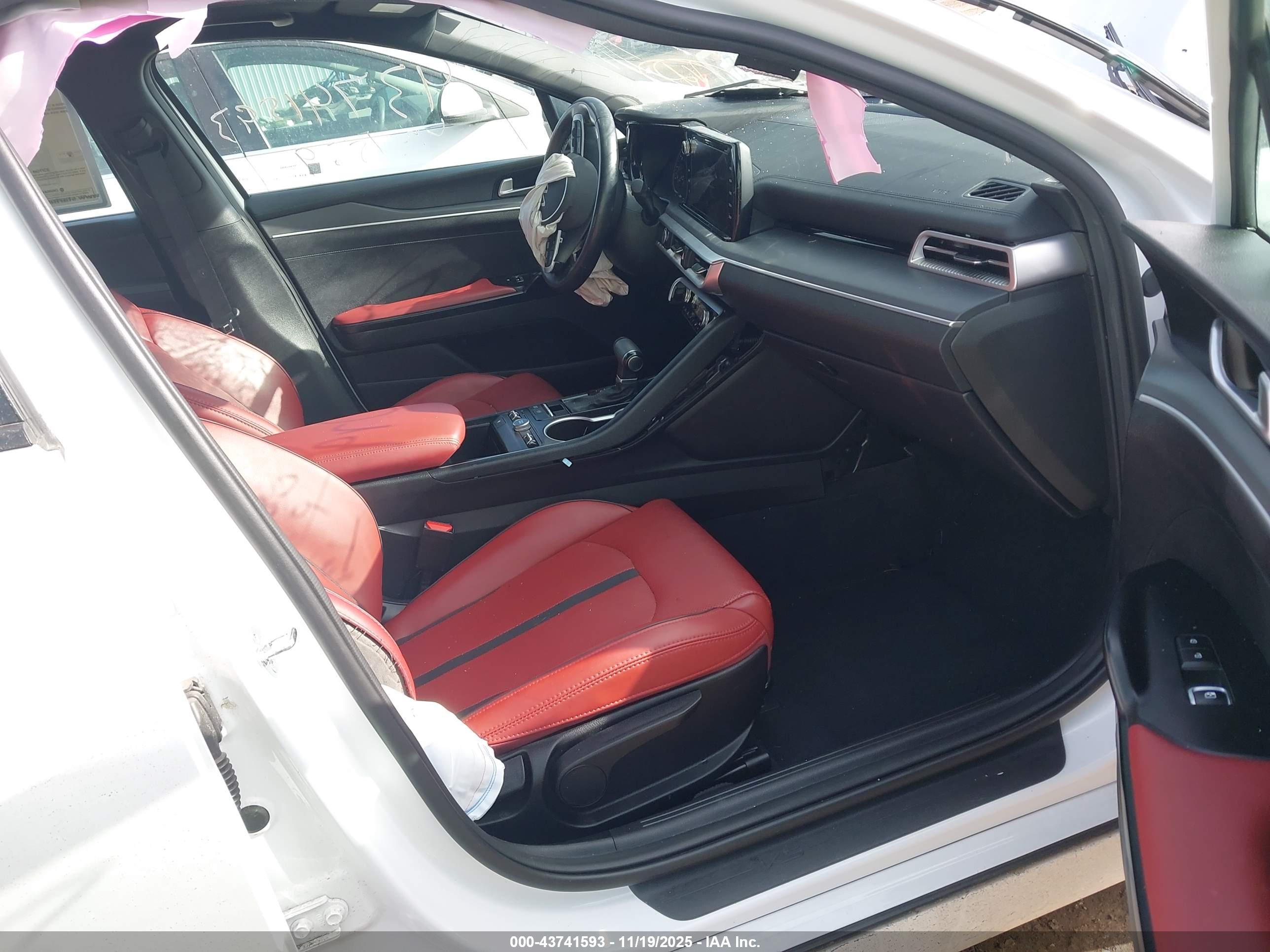 KIA K5 image 5
