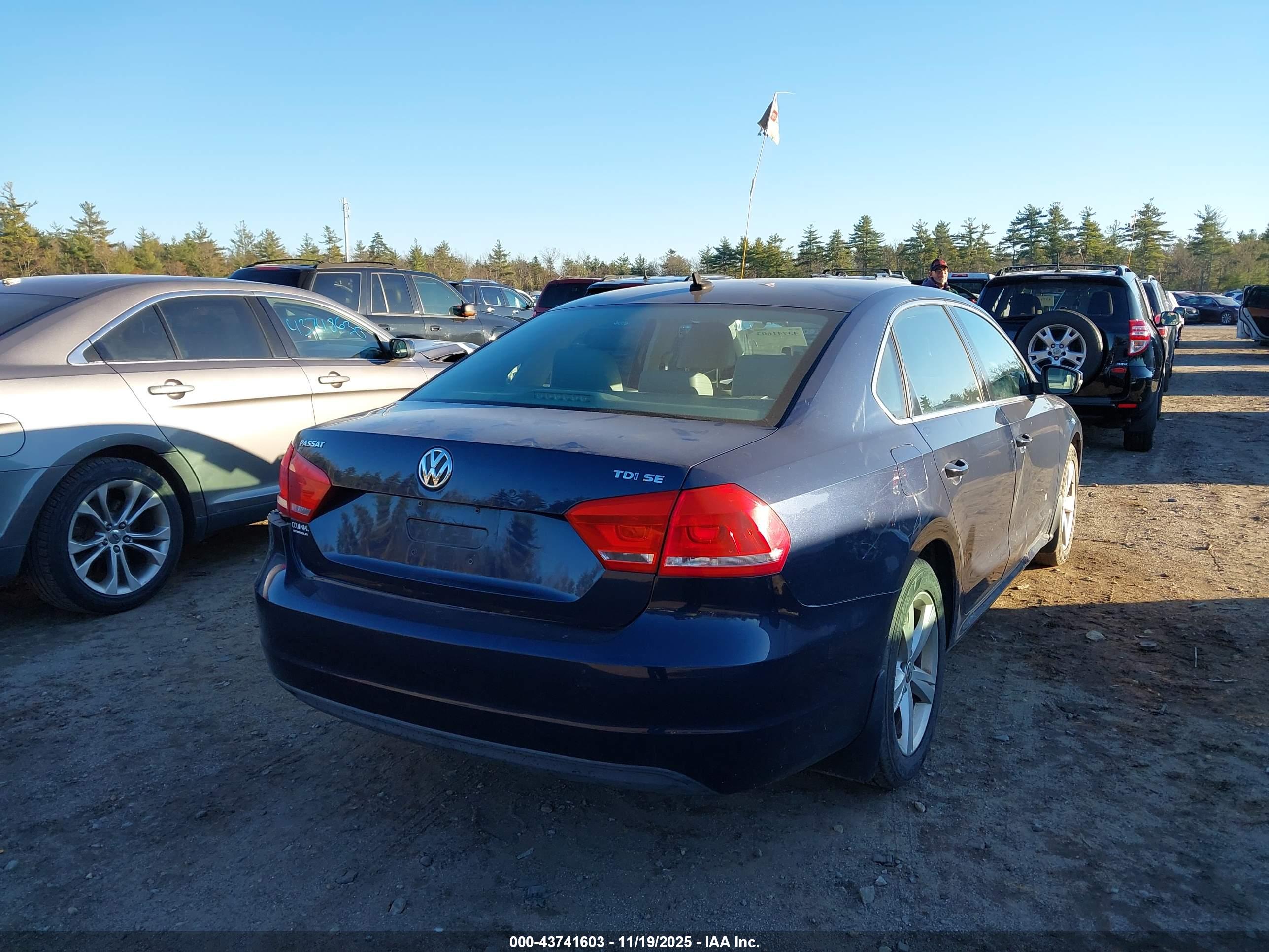 VOLKSWAGEN PASSAT image 4