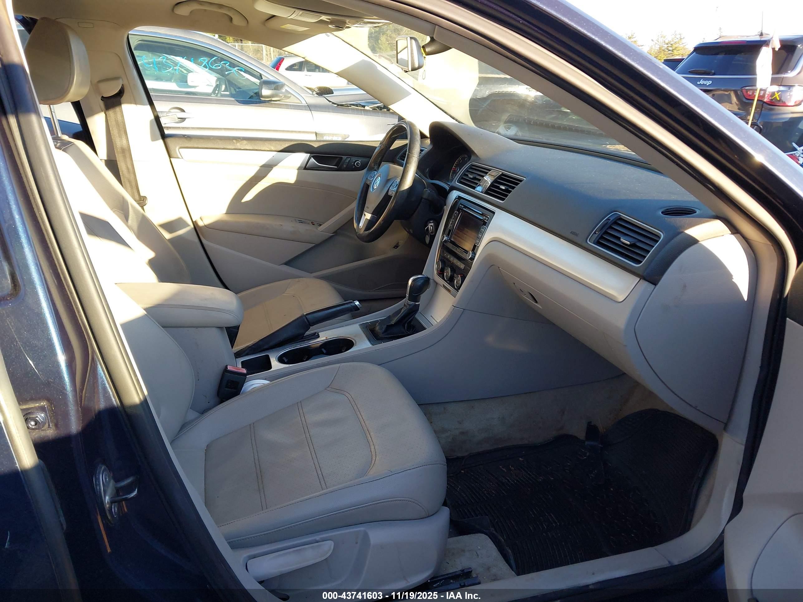 VOLKSWAGEN PASSAT image 5