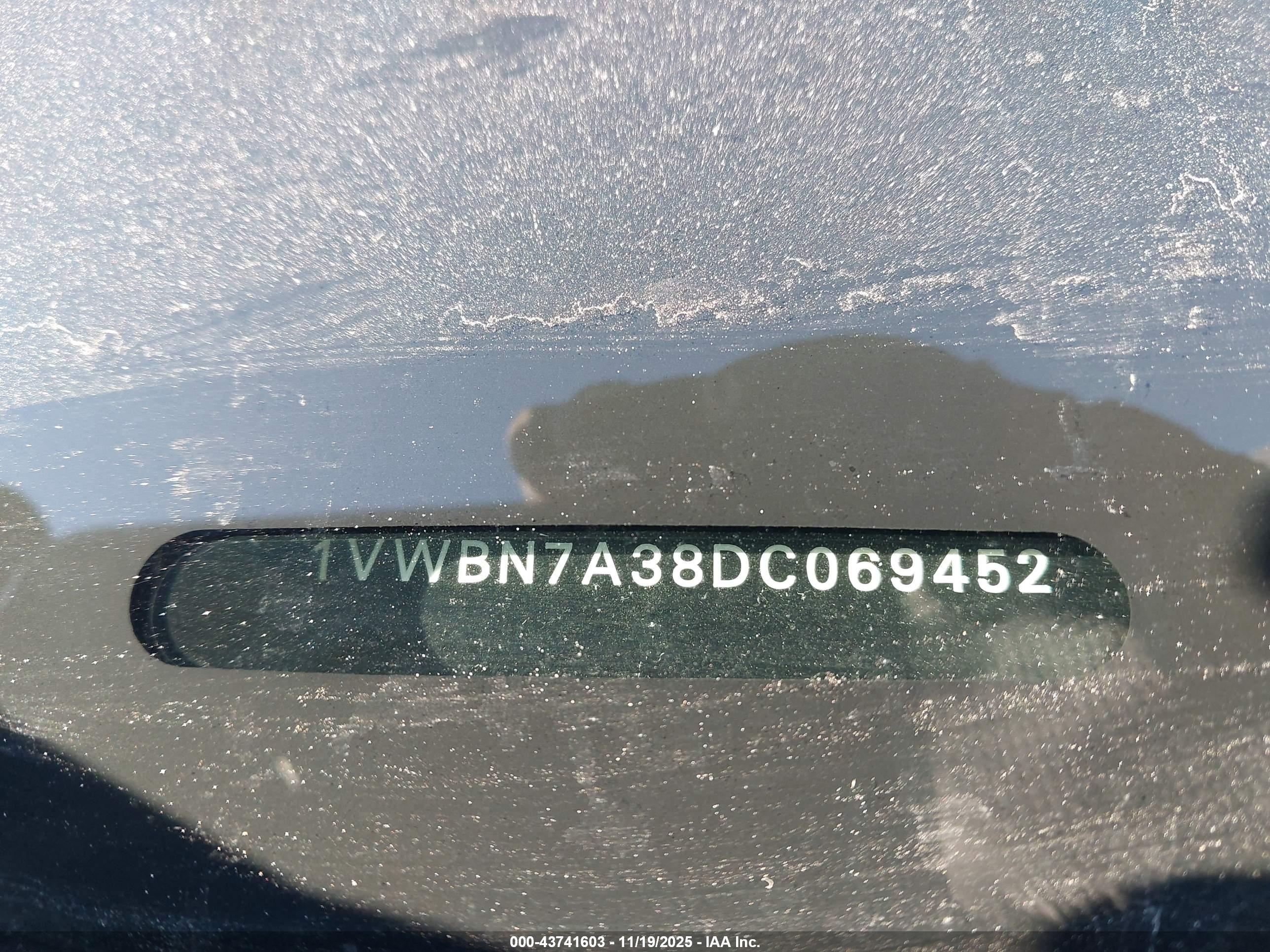 VOLKSWAGEN PASSAT image 9