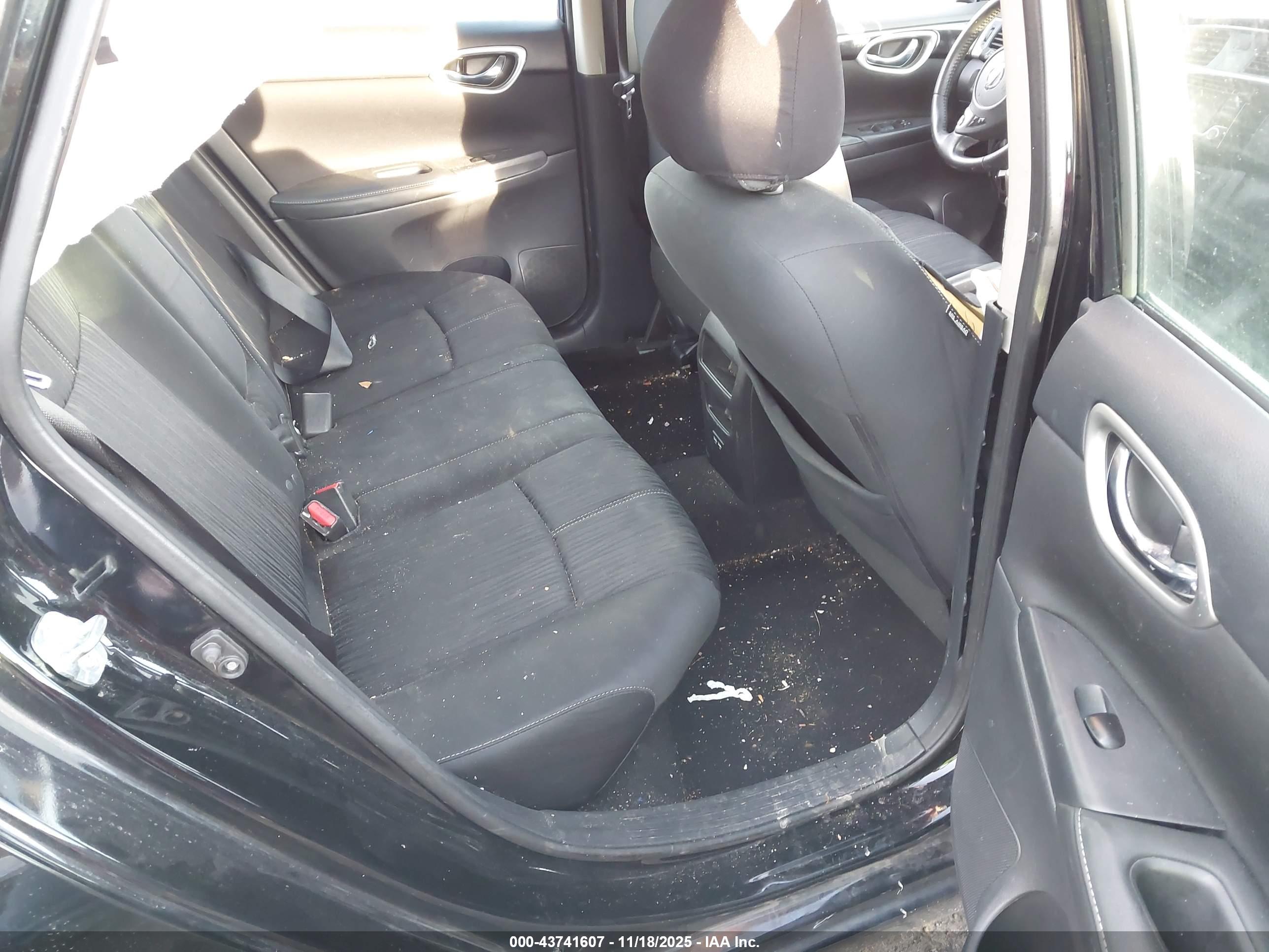 NISSAN SENTRA image 8