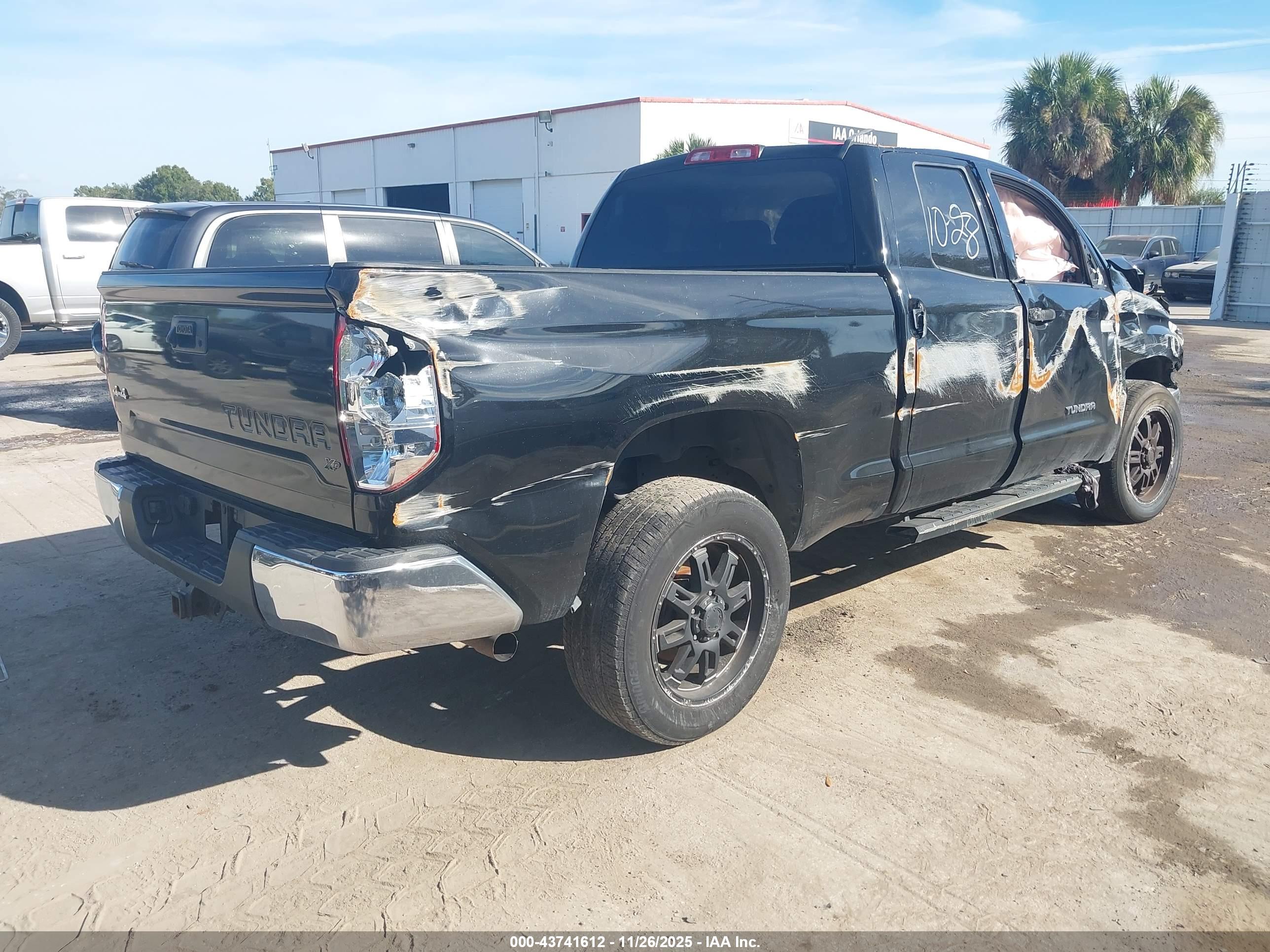 TOYOTA TUNDRA image 4