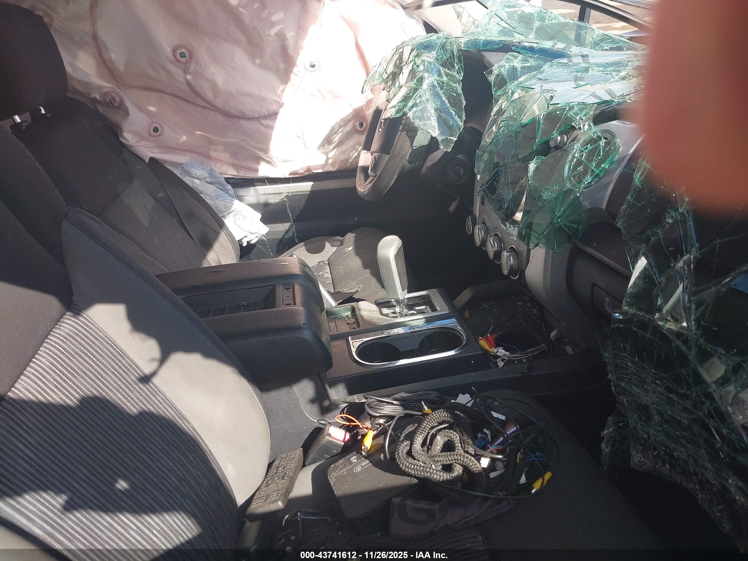 TOYOTA TUNDRA image 5
