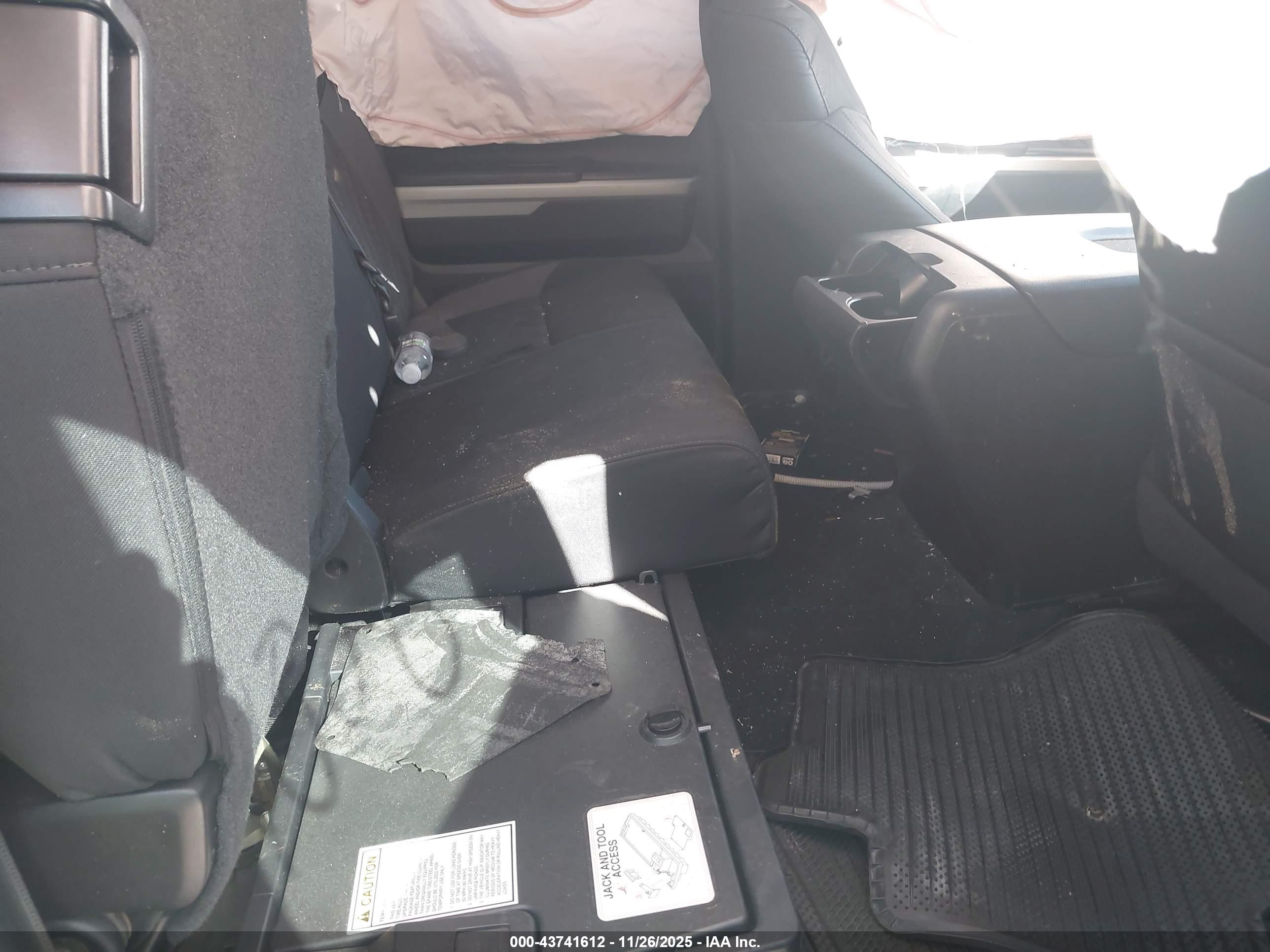 TOYOTA TUNDRA image 8