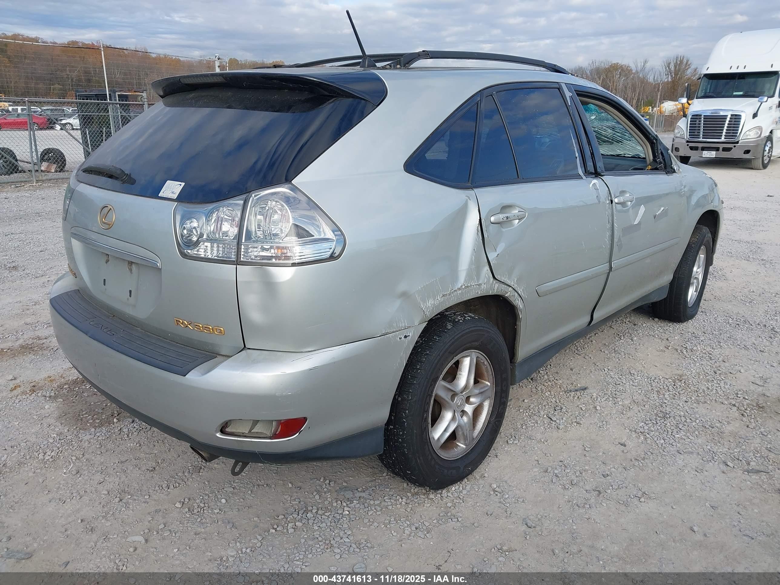 LEXUS RX image 4