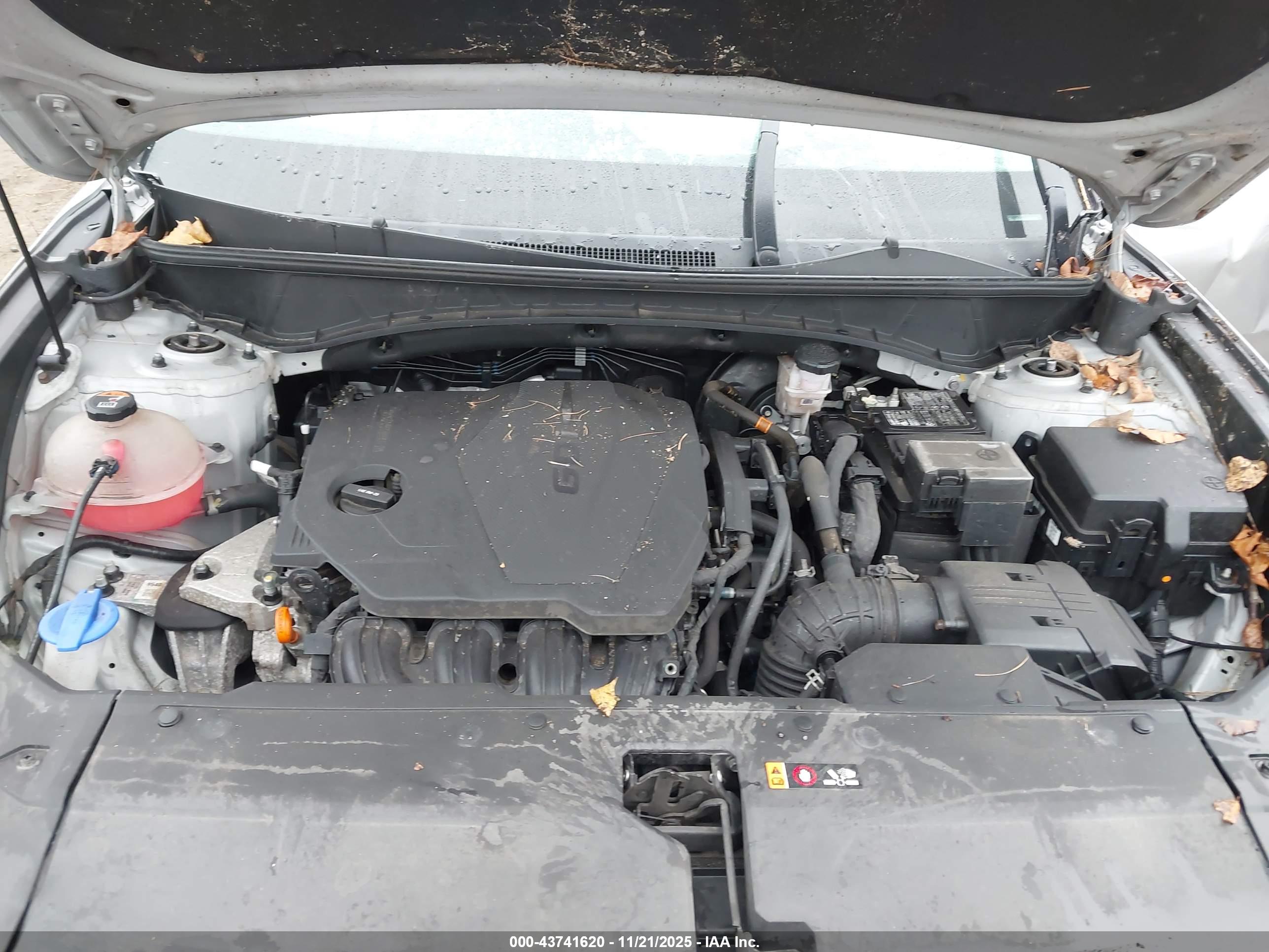 HYUNDAI TUCSON image 10