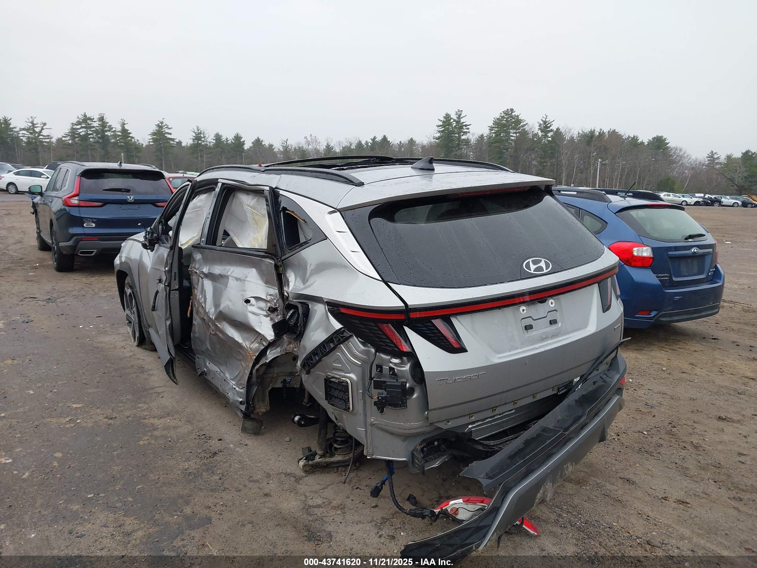 HYUNDAI TUCSON image 3