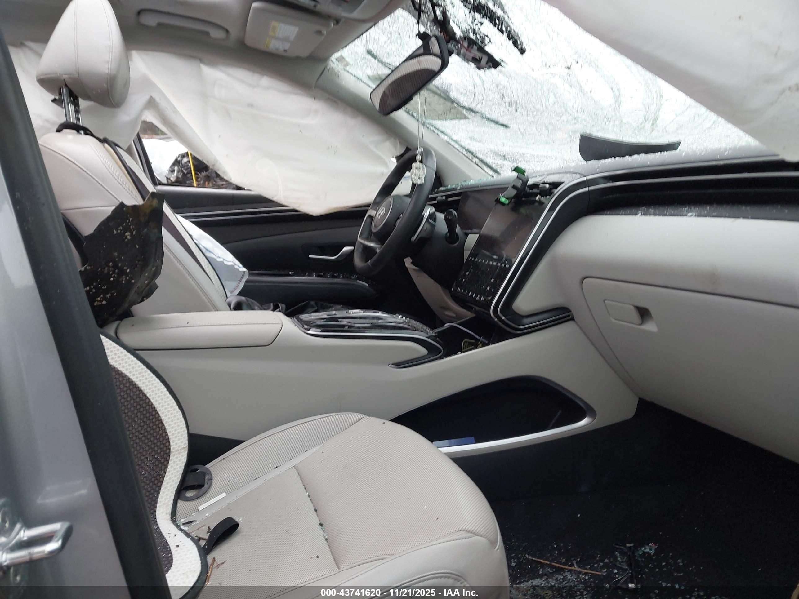 HYUNDAI TUCSON image 5