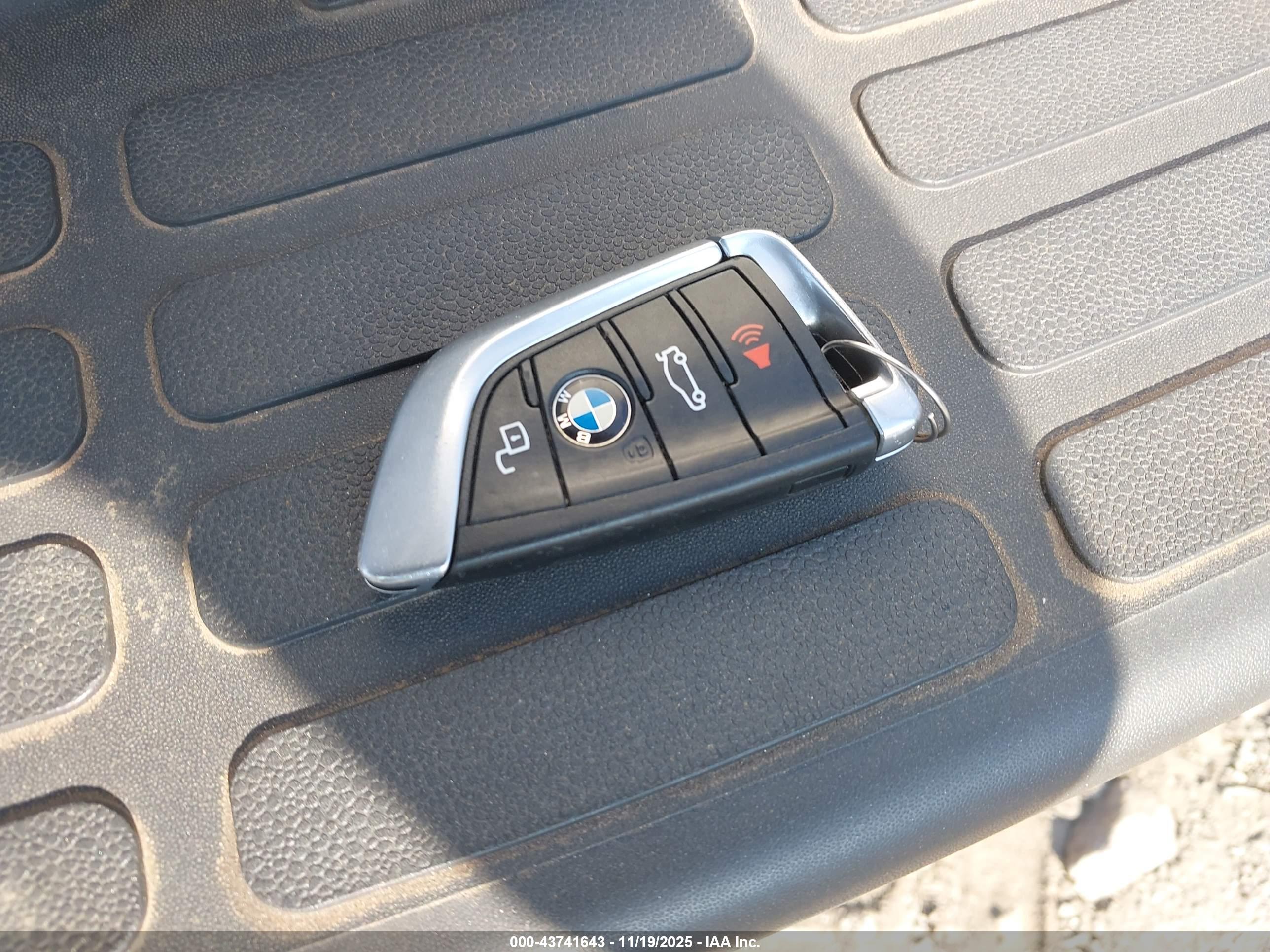 BMW 330I image 11