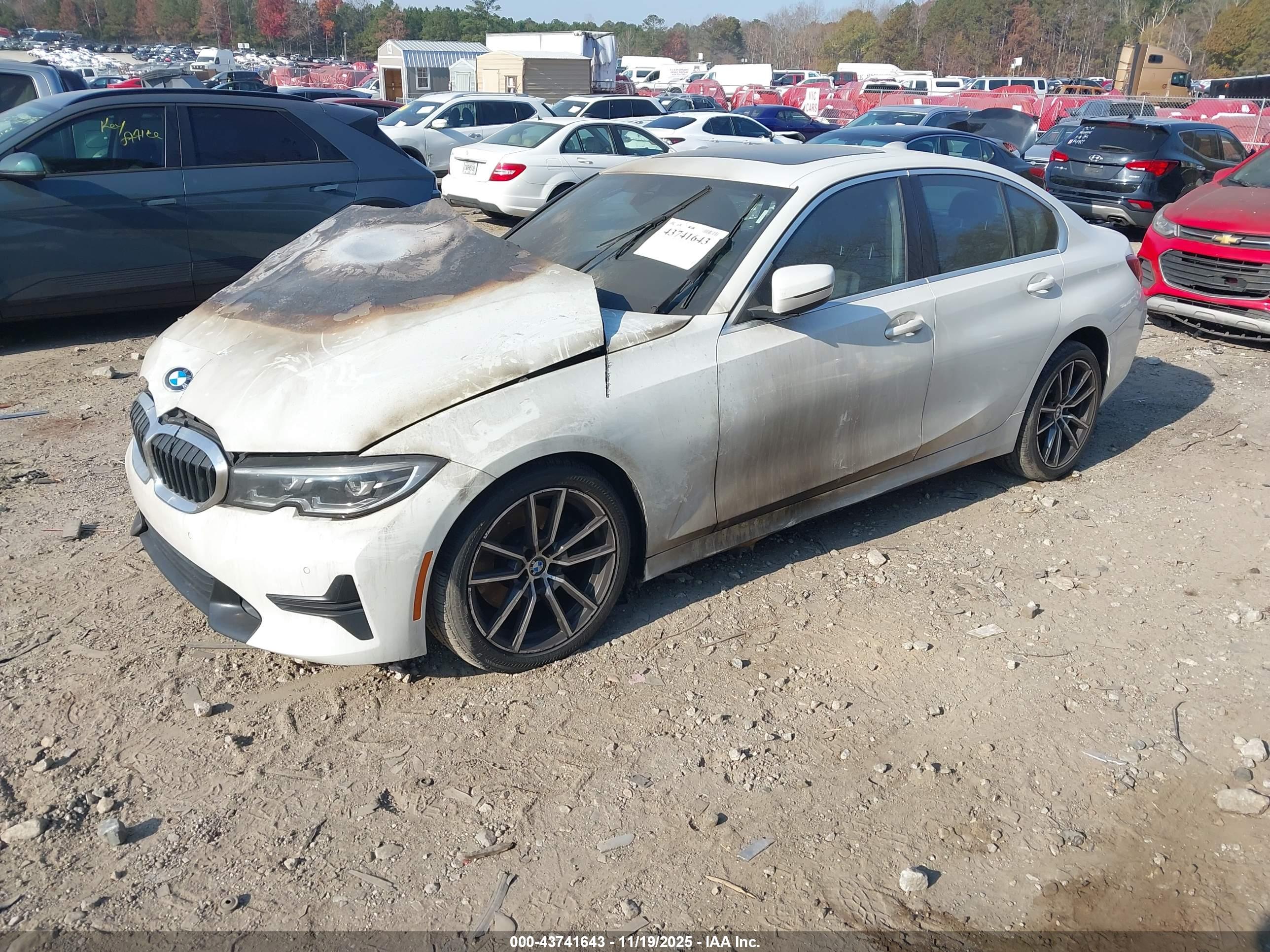 BMW 330I image 2