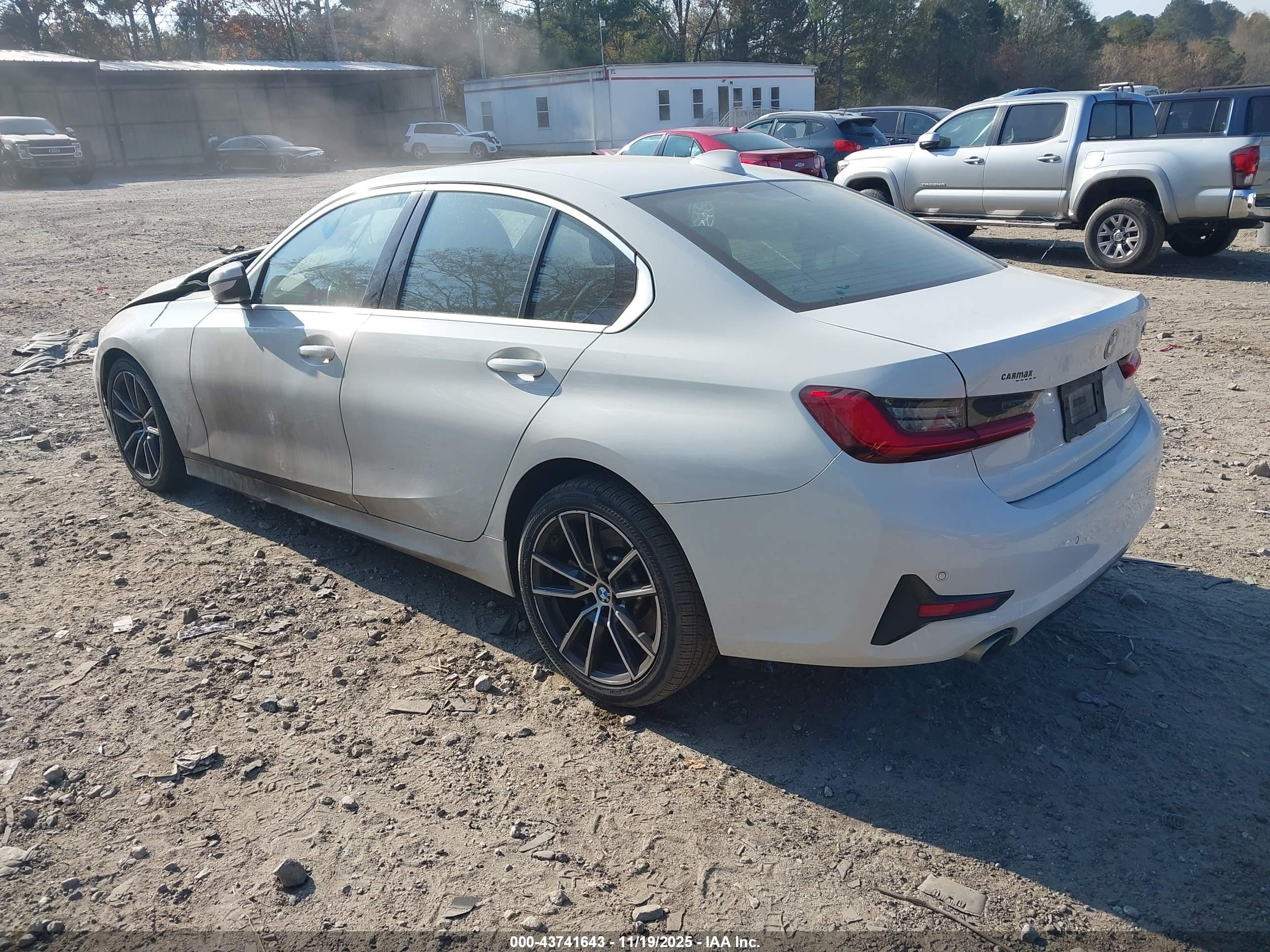 BMW 330I image 3