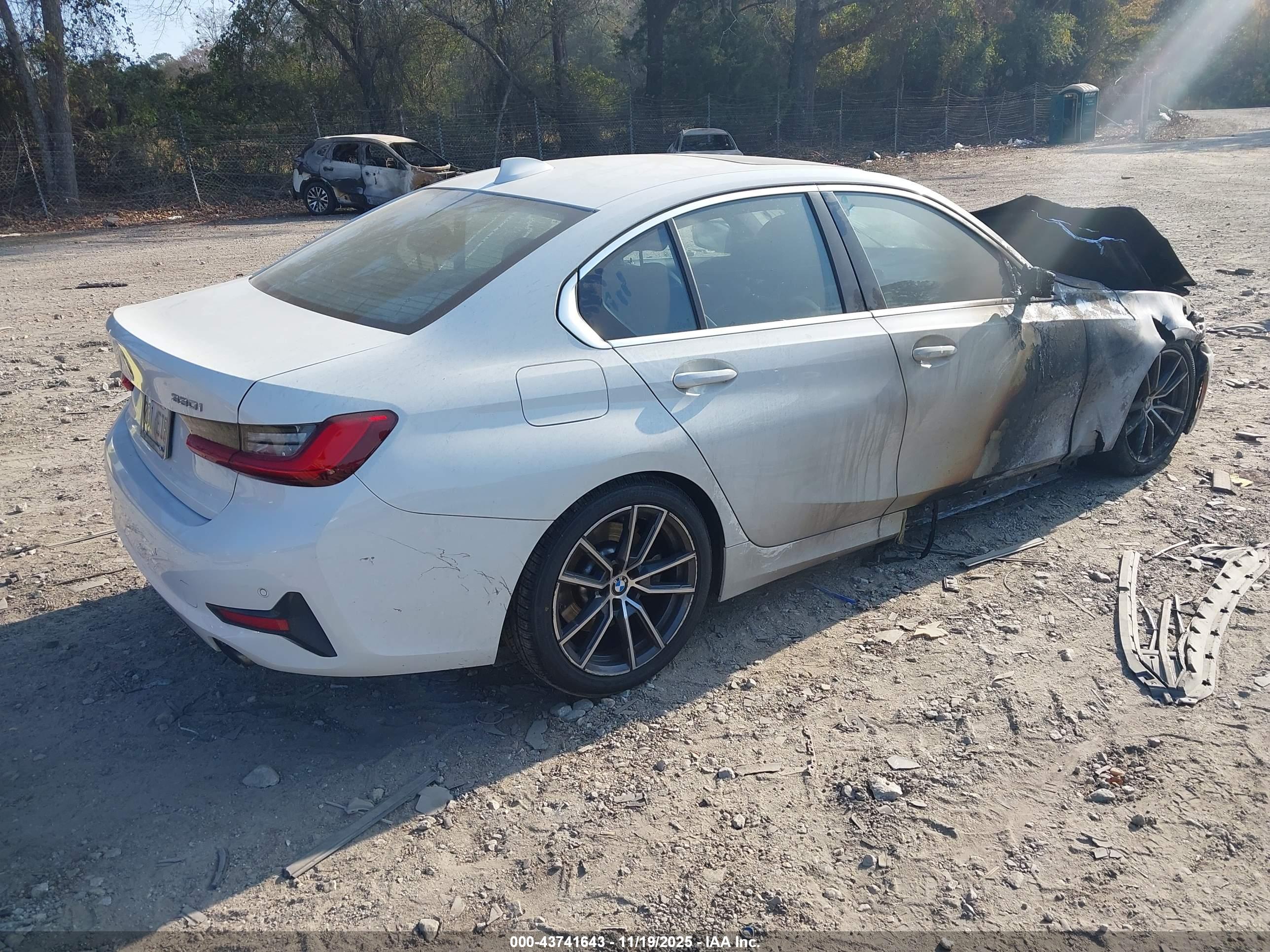 BMW 330I image 4