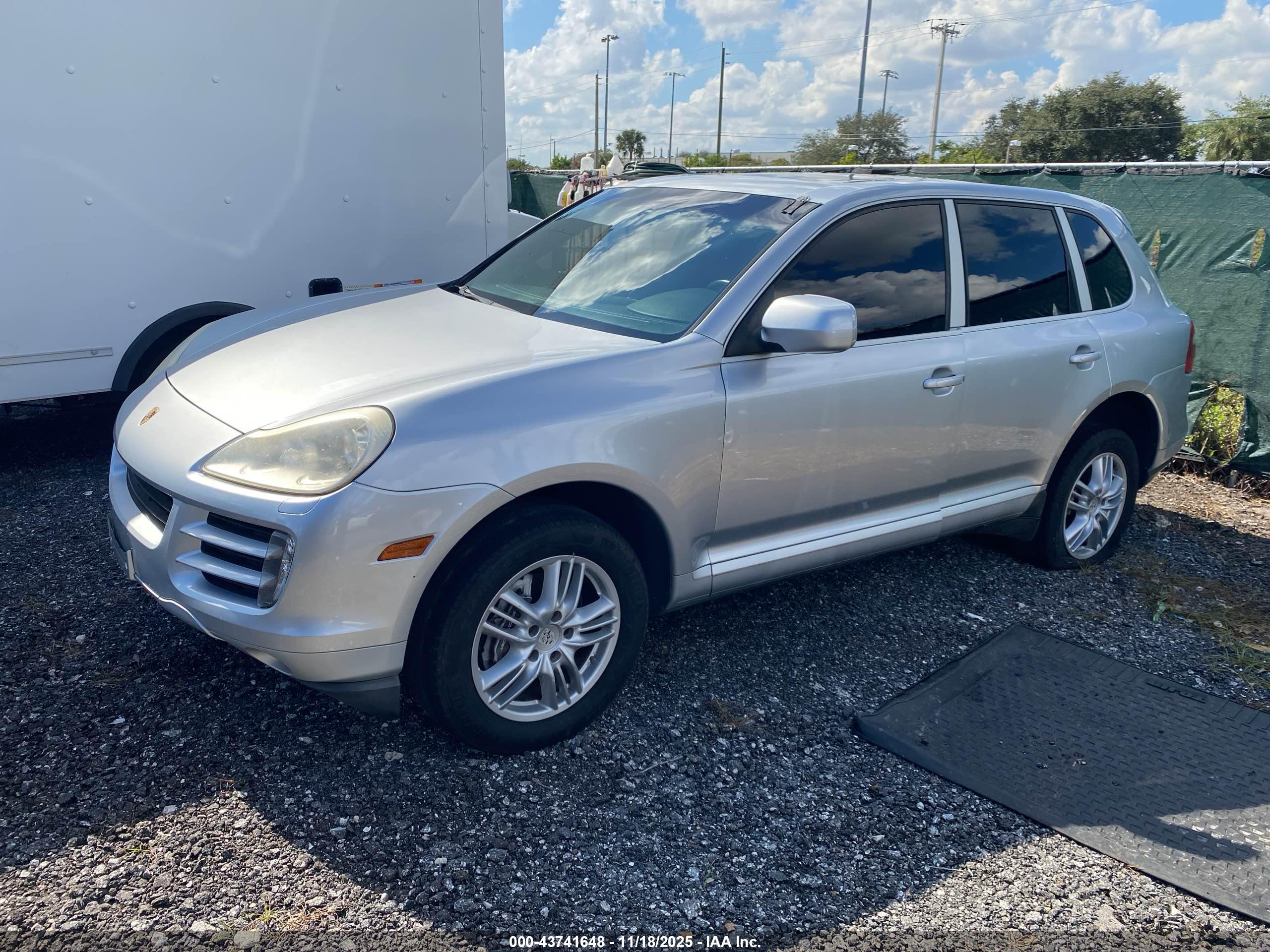 PORSCHE CAYENNE image 2