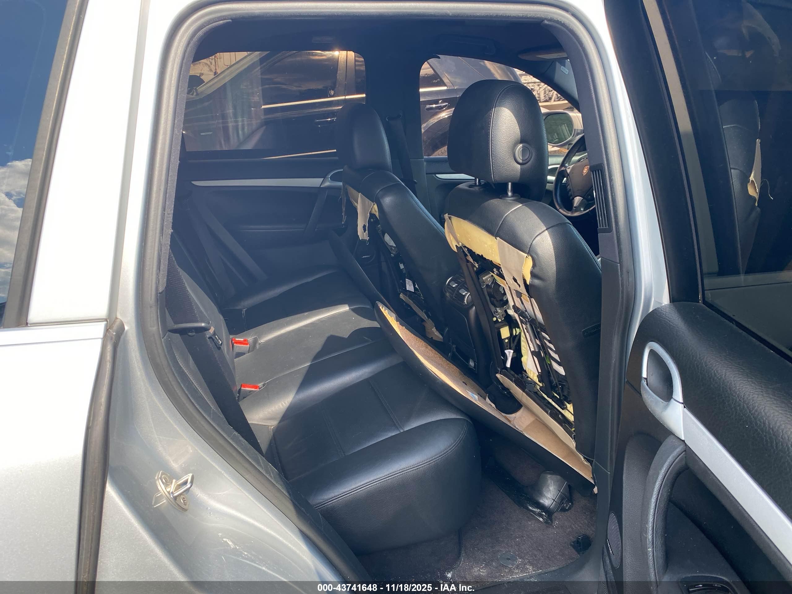 PORSCHE CAYENNE image 6