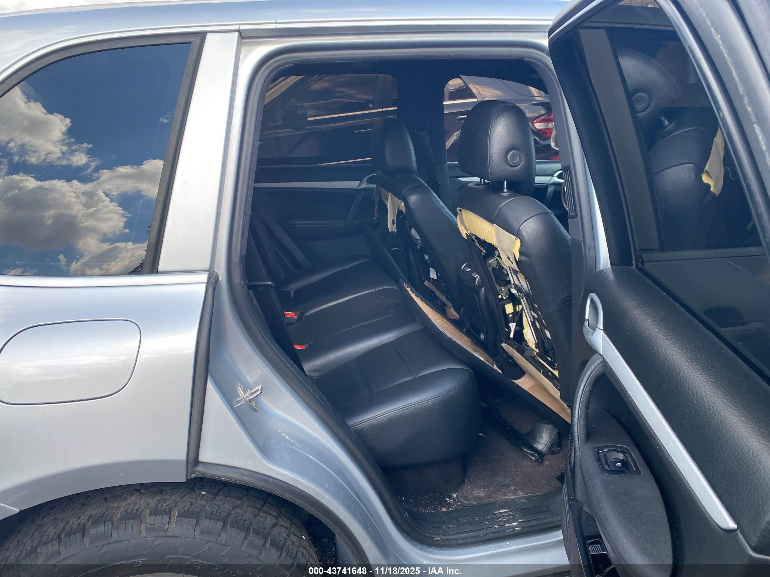 PORSCHE CAYENNE image 8