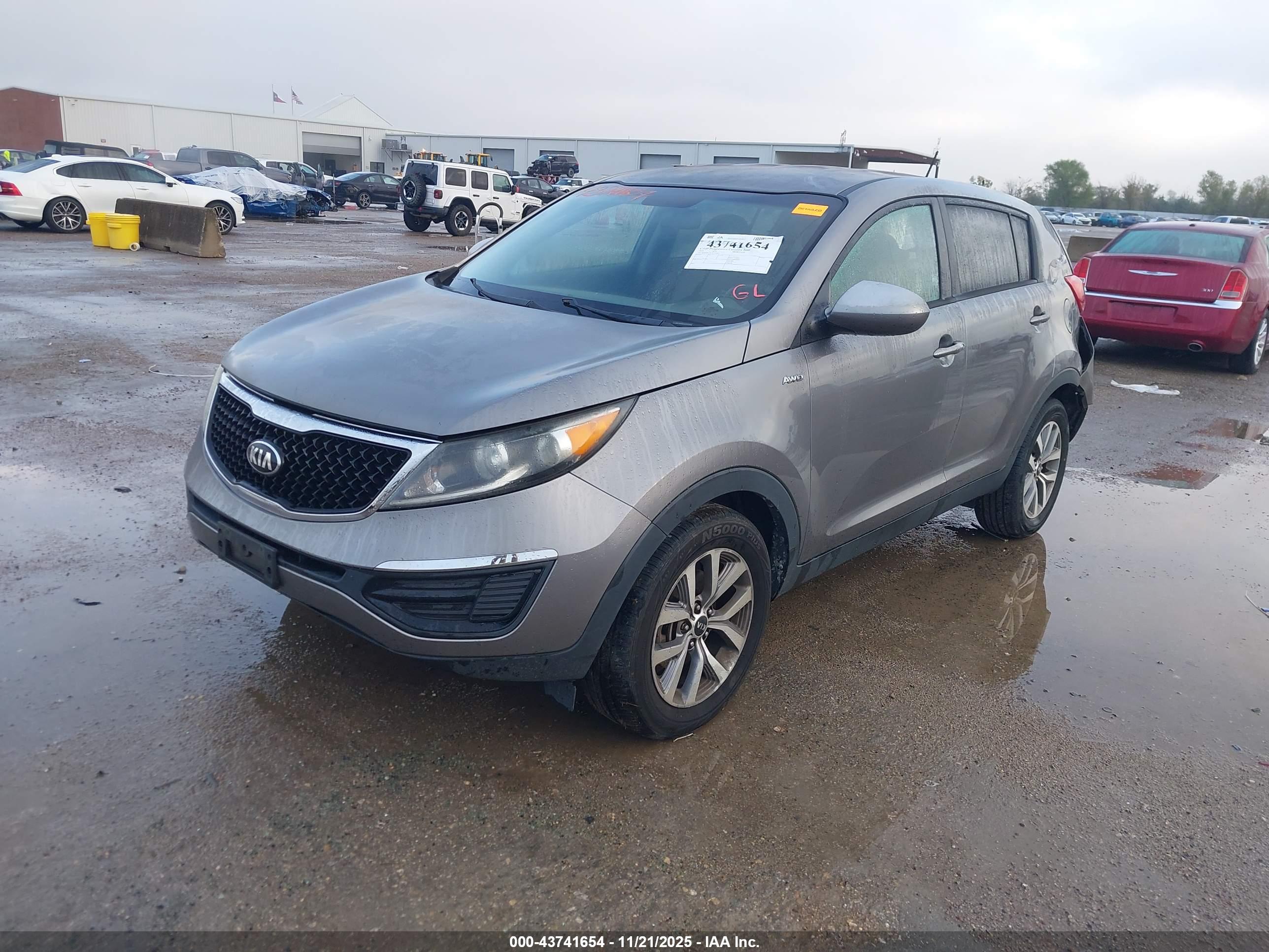 KIA SPORTAGE image 2
