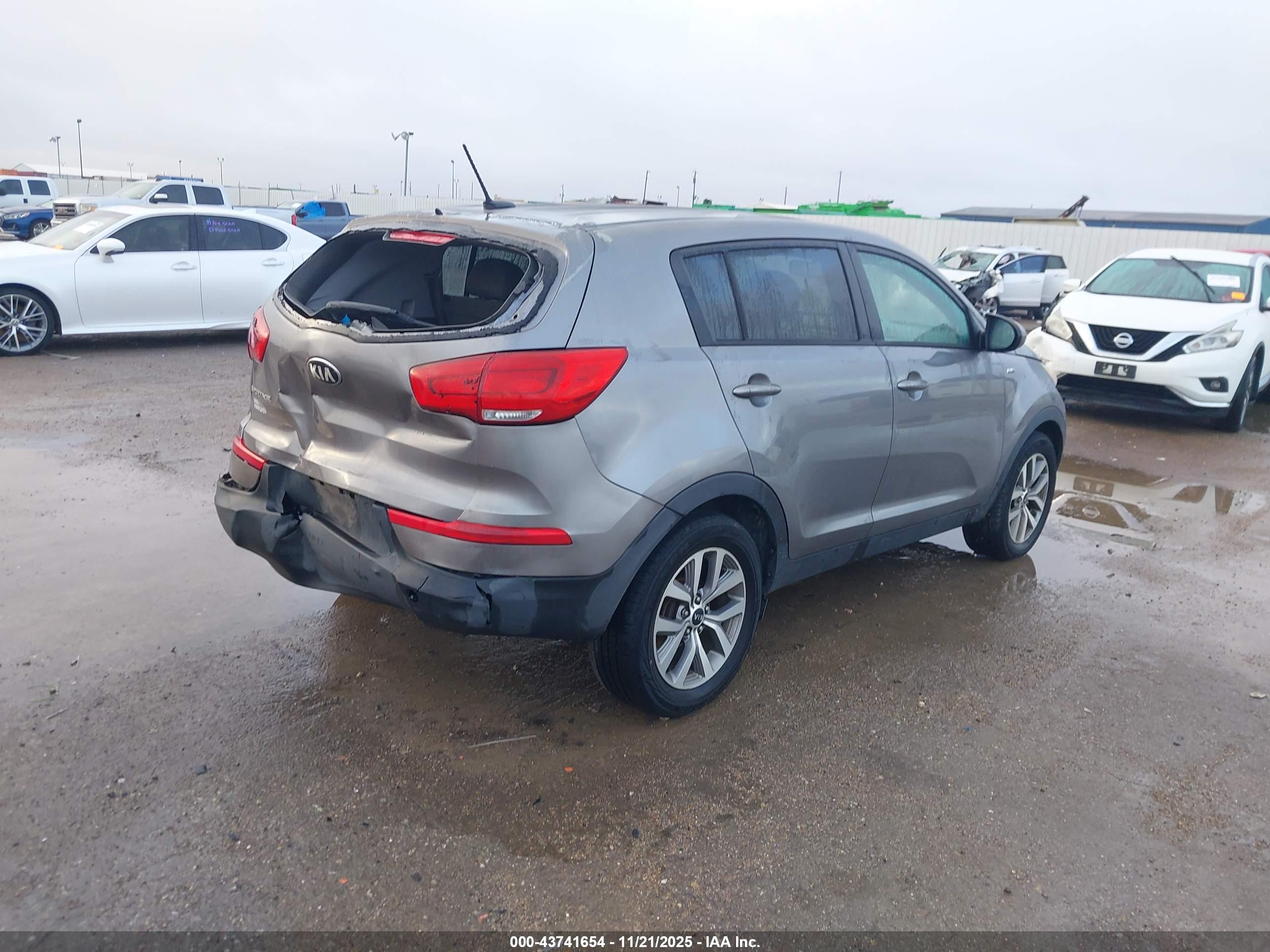 KIA SPORTAGE image 4