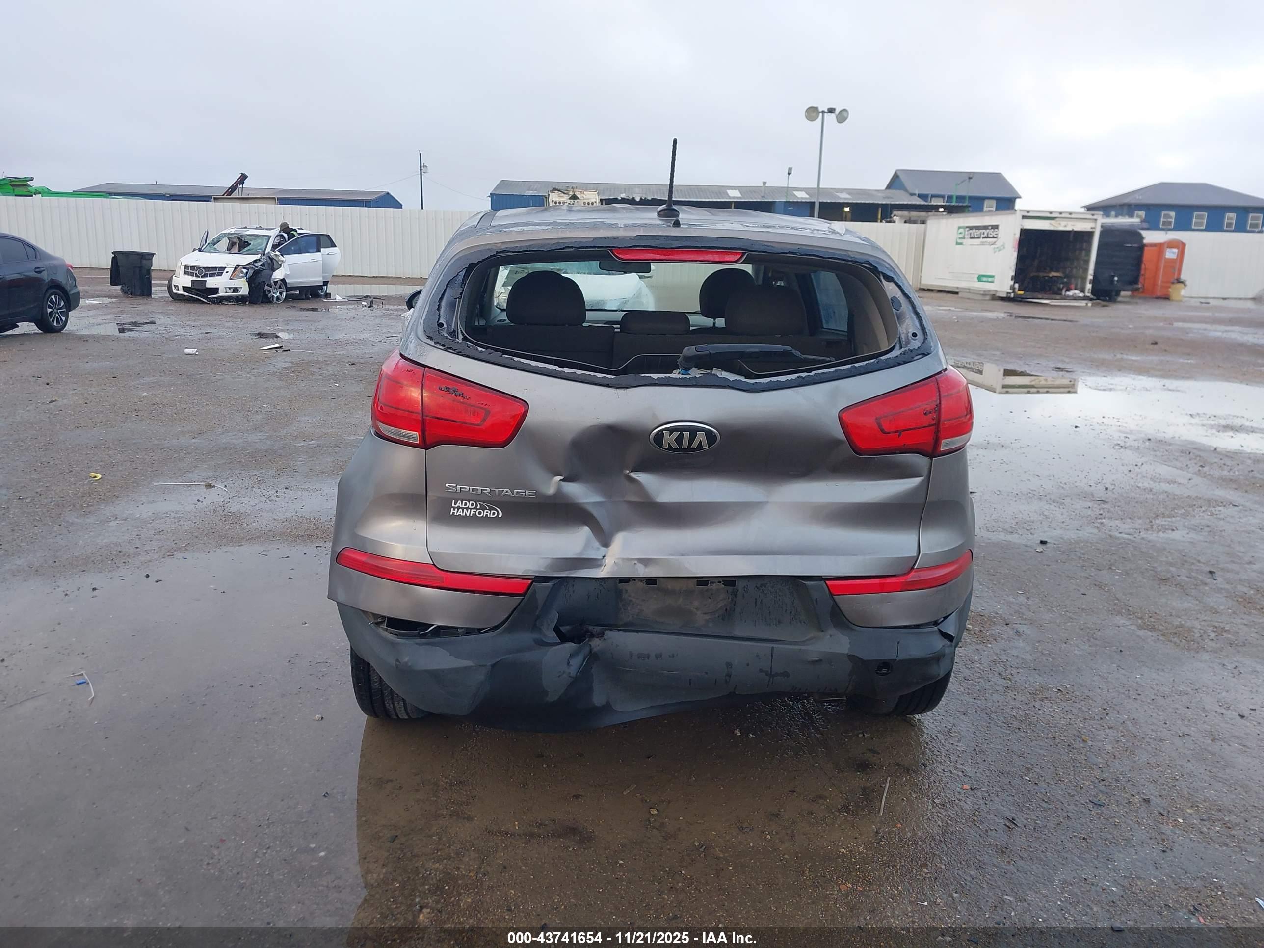 KIA SPORTAGE image 6