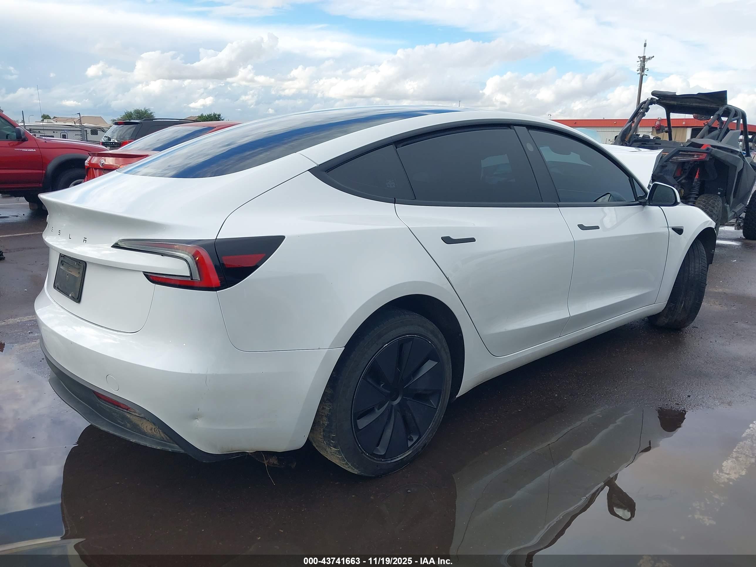 TESLA MODEL image 4
