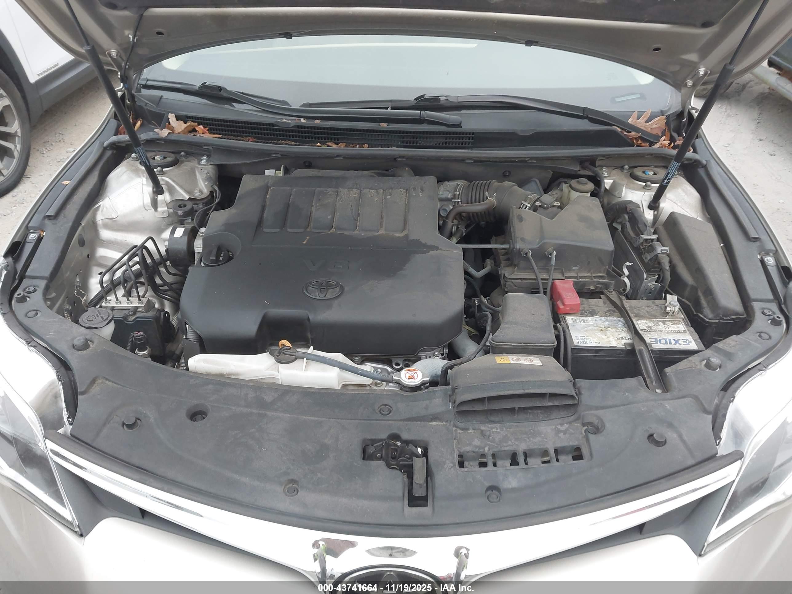 TOYOTA AVALON image 10