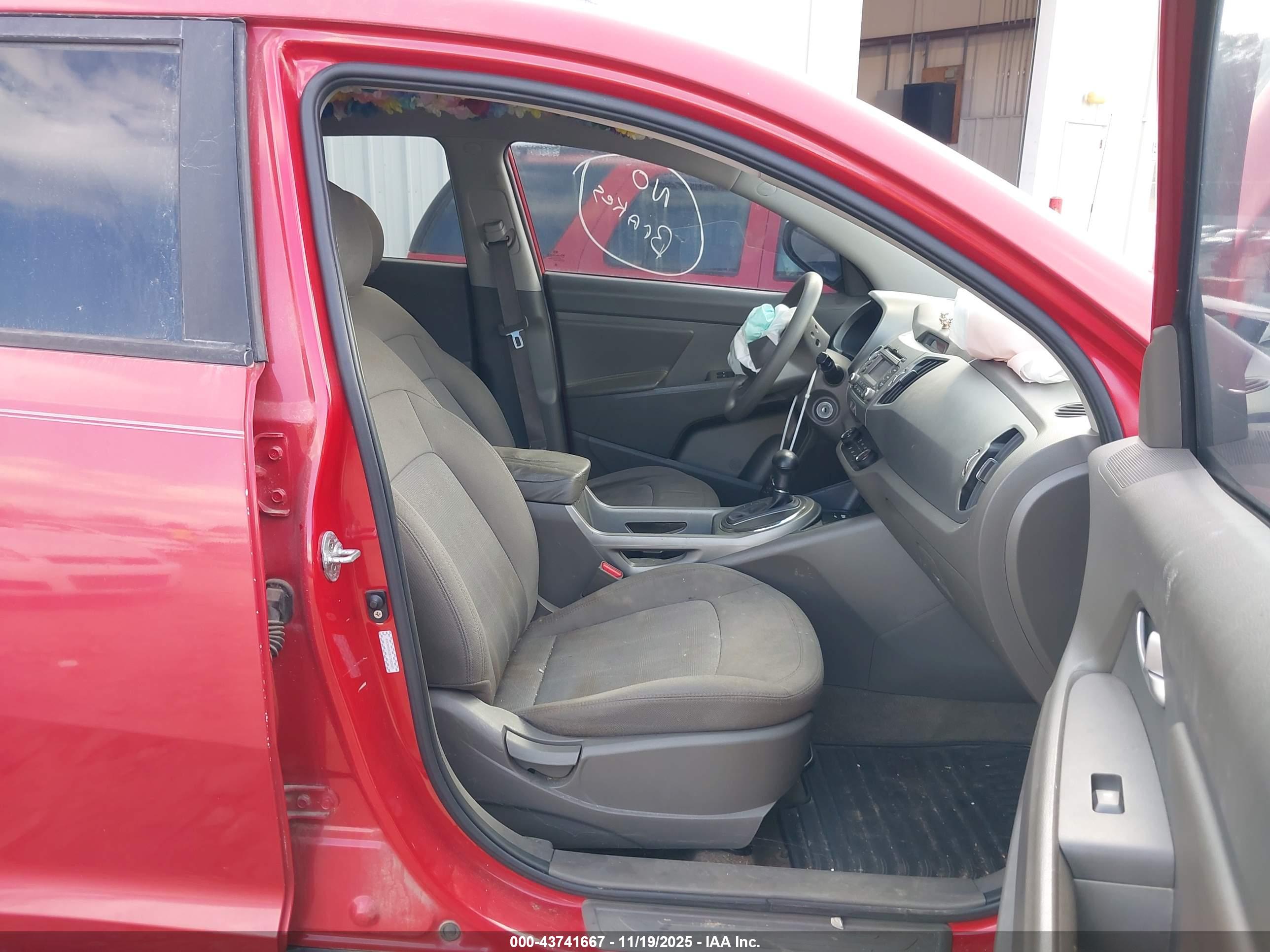KIA SPORTAGE image 5