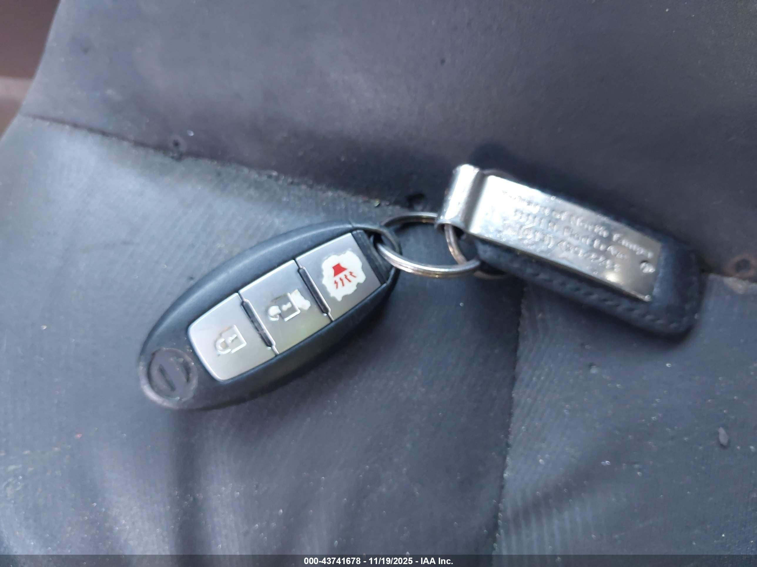 NISSAN ROGUE image 11