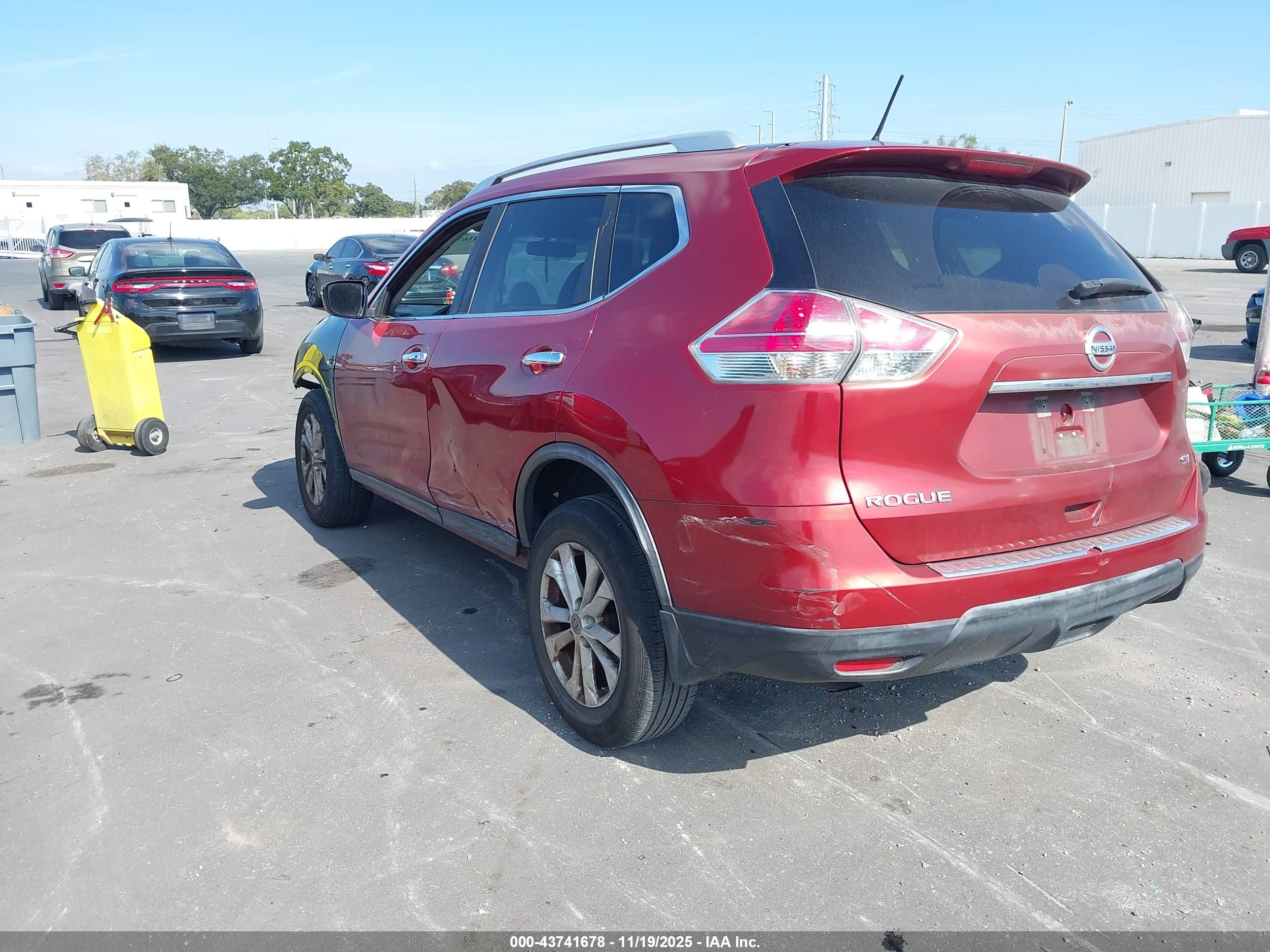NISSAN ROGUE image 3