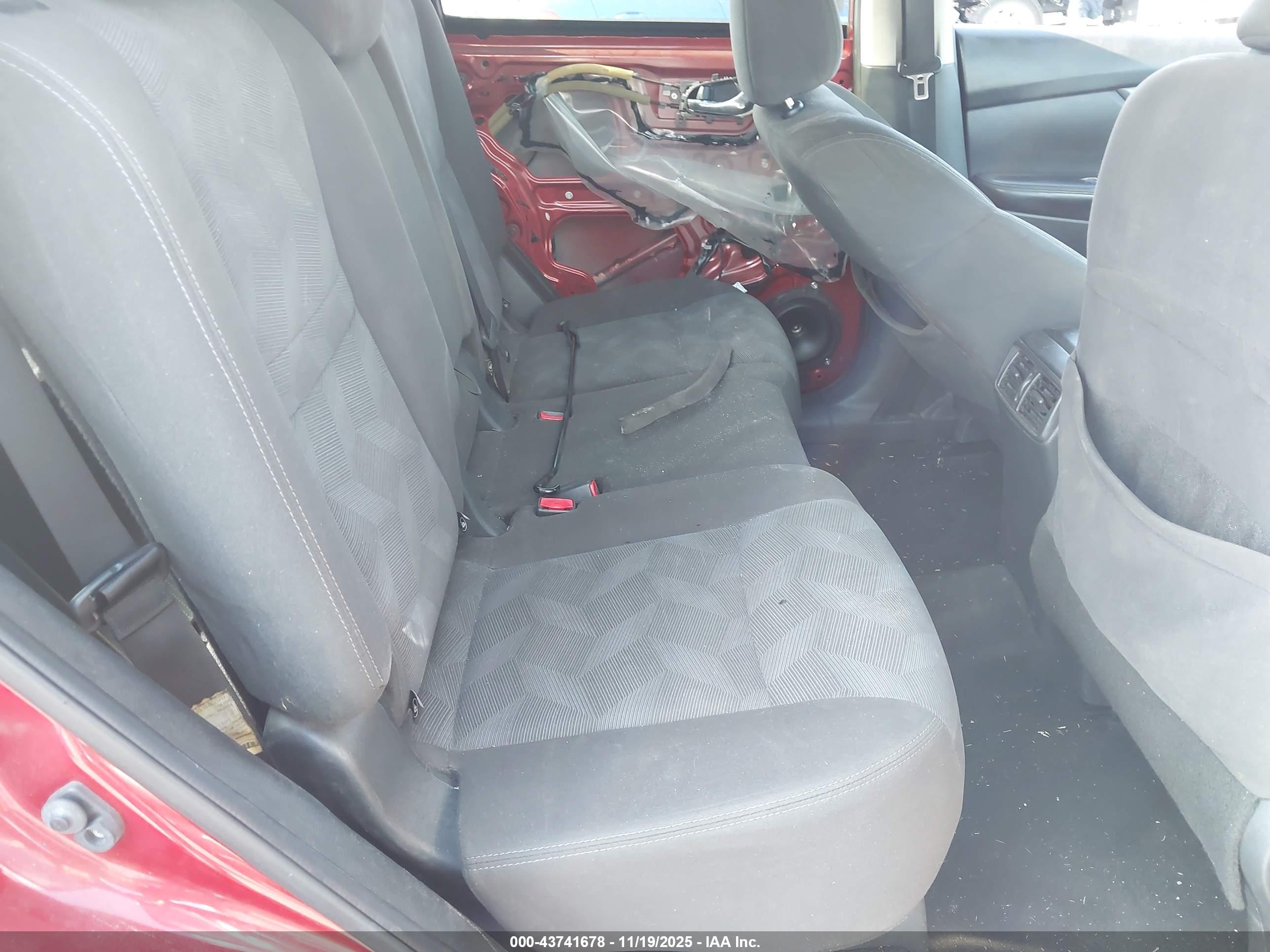NISSAN ROGUE image 8