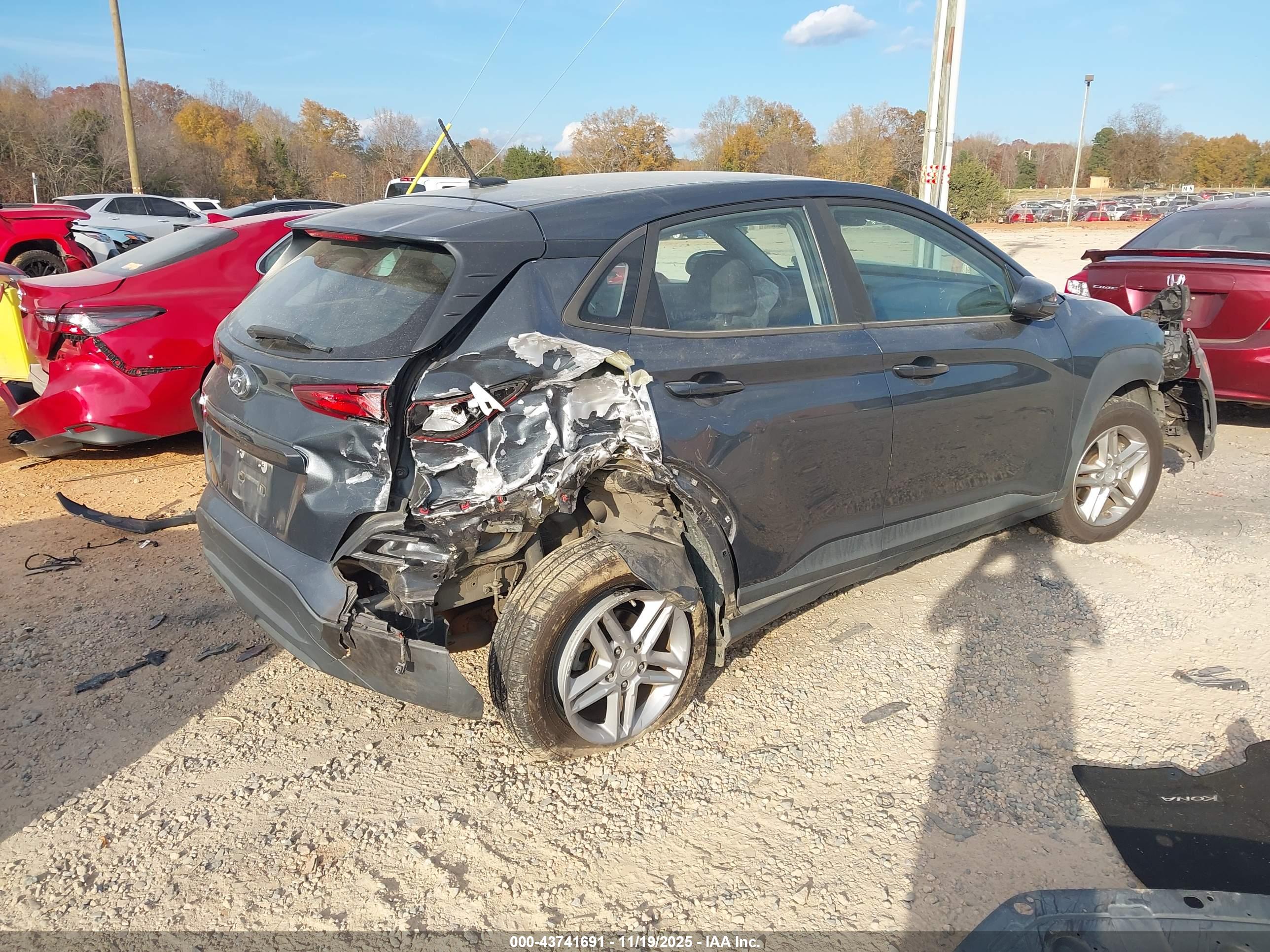 HYUNDAI KONA image 4