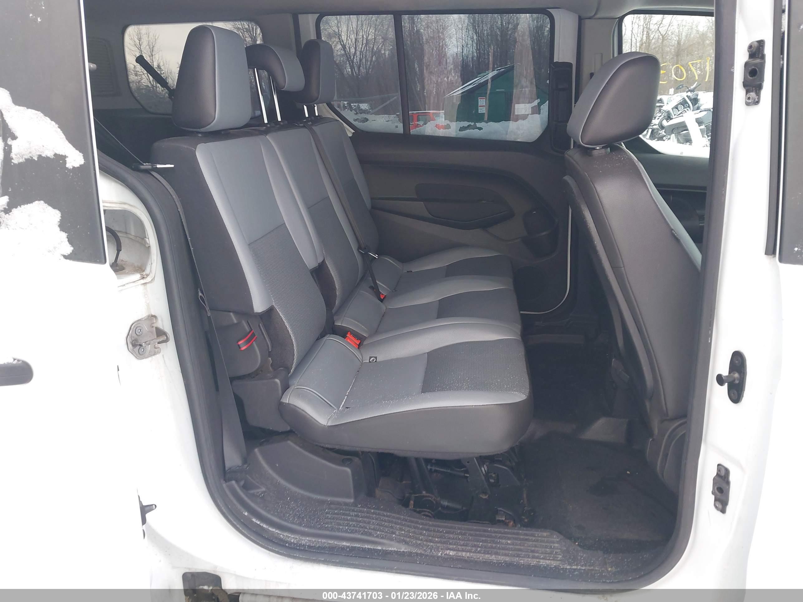 FORD TRANSIT image 8