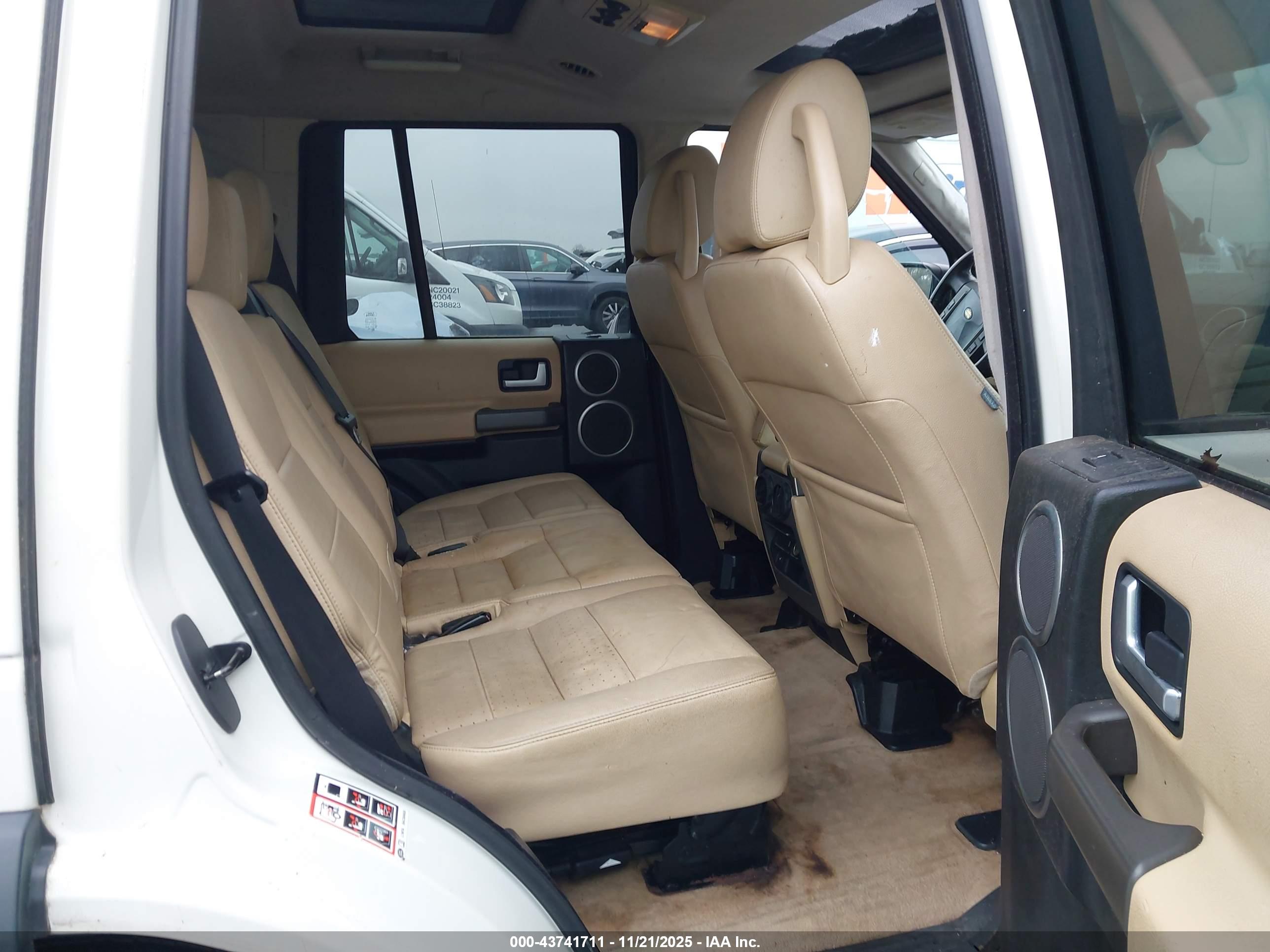LAND ROVER image 8