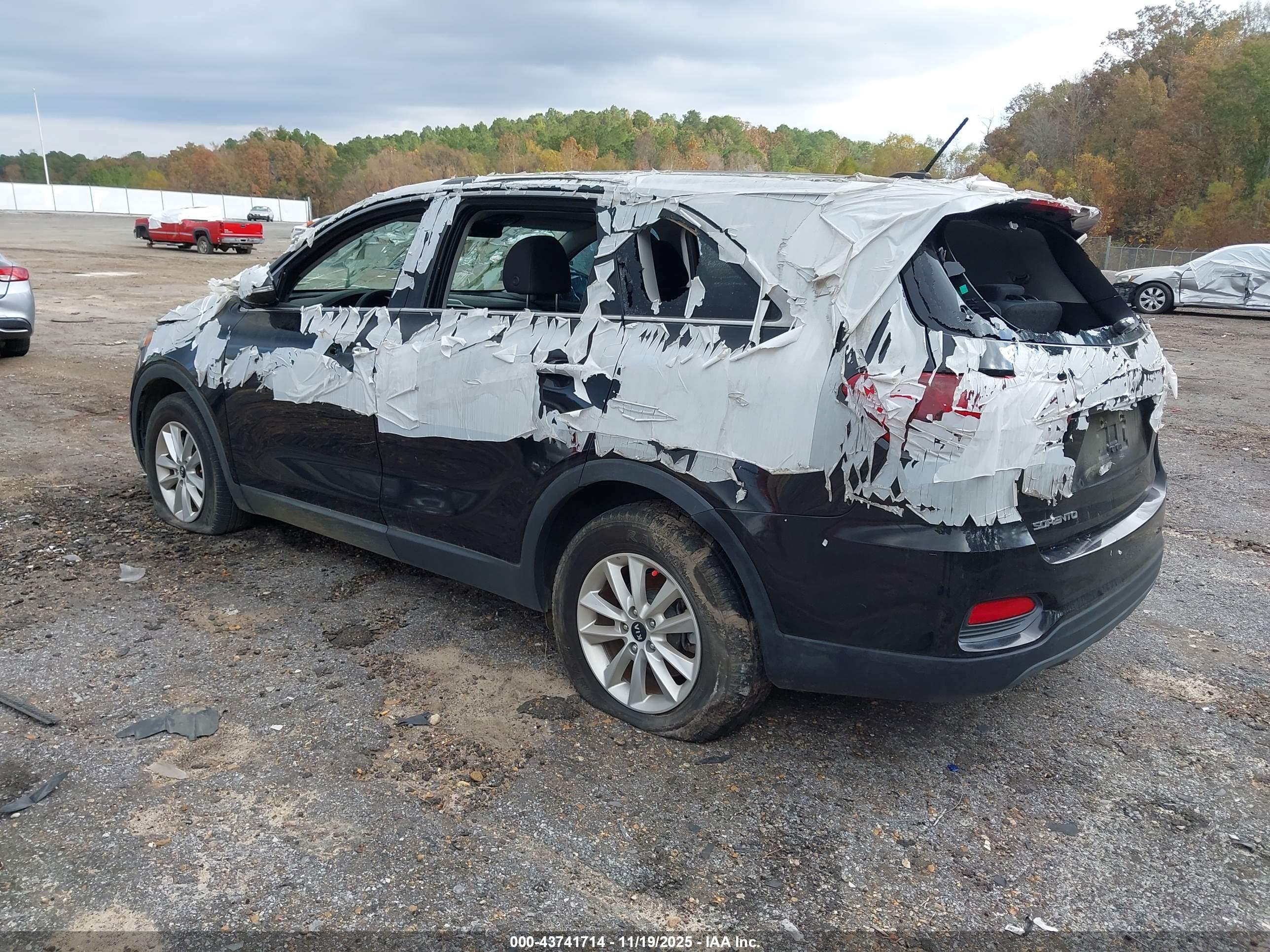 KIA SORENTO image 3