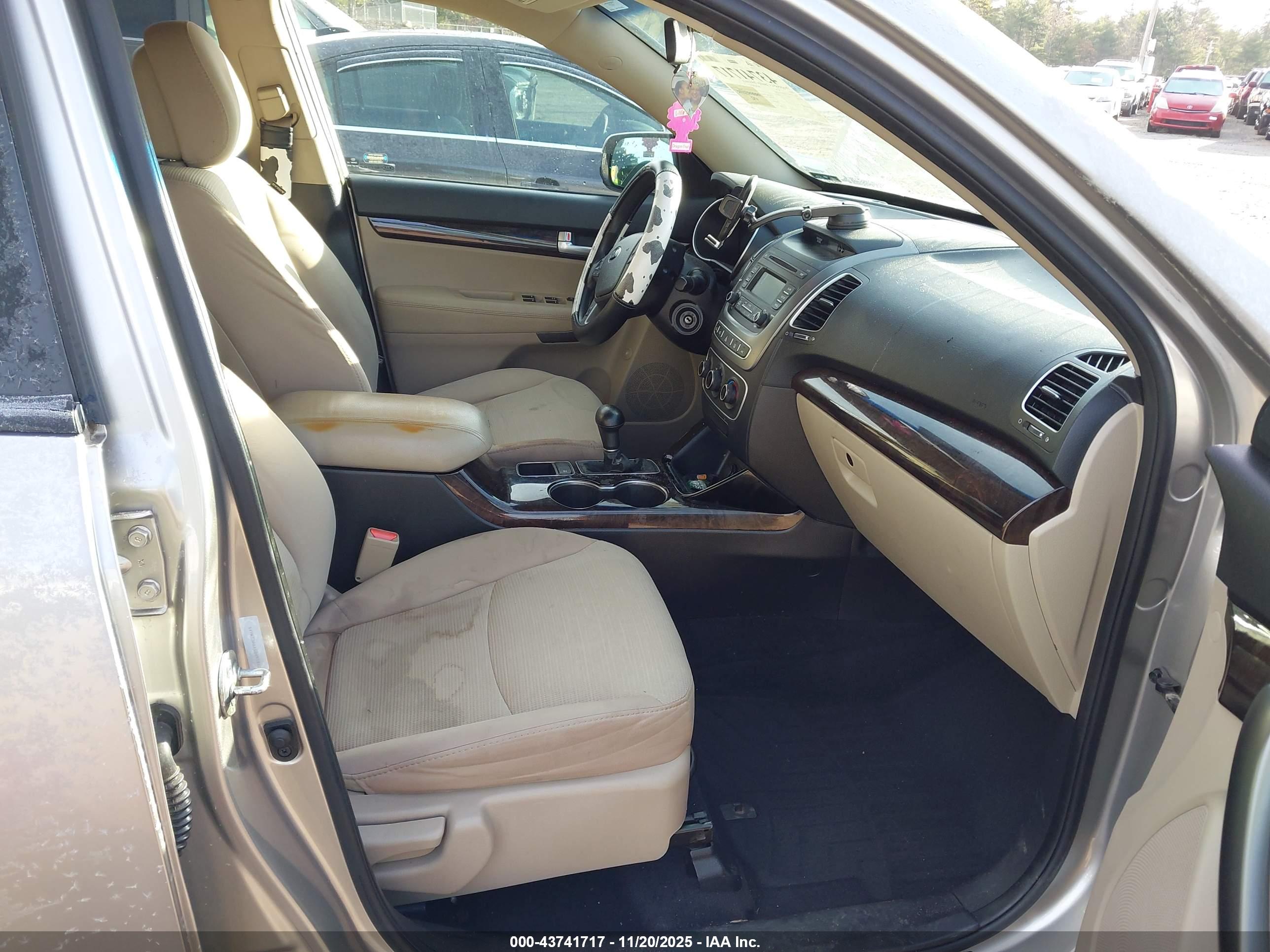 KIA SORENTO image 5
