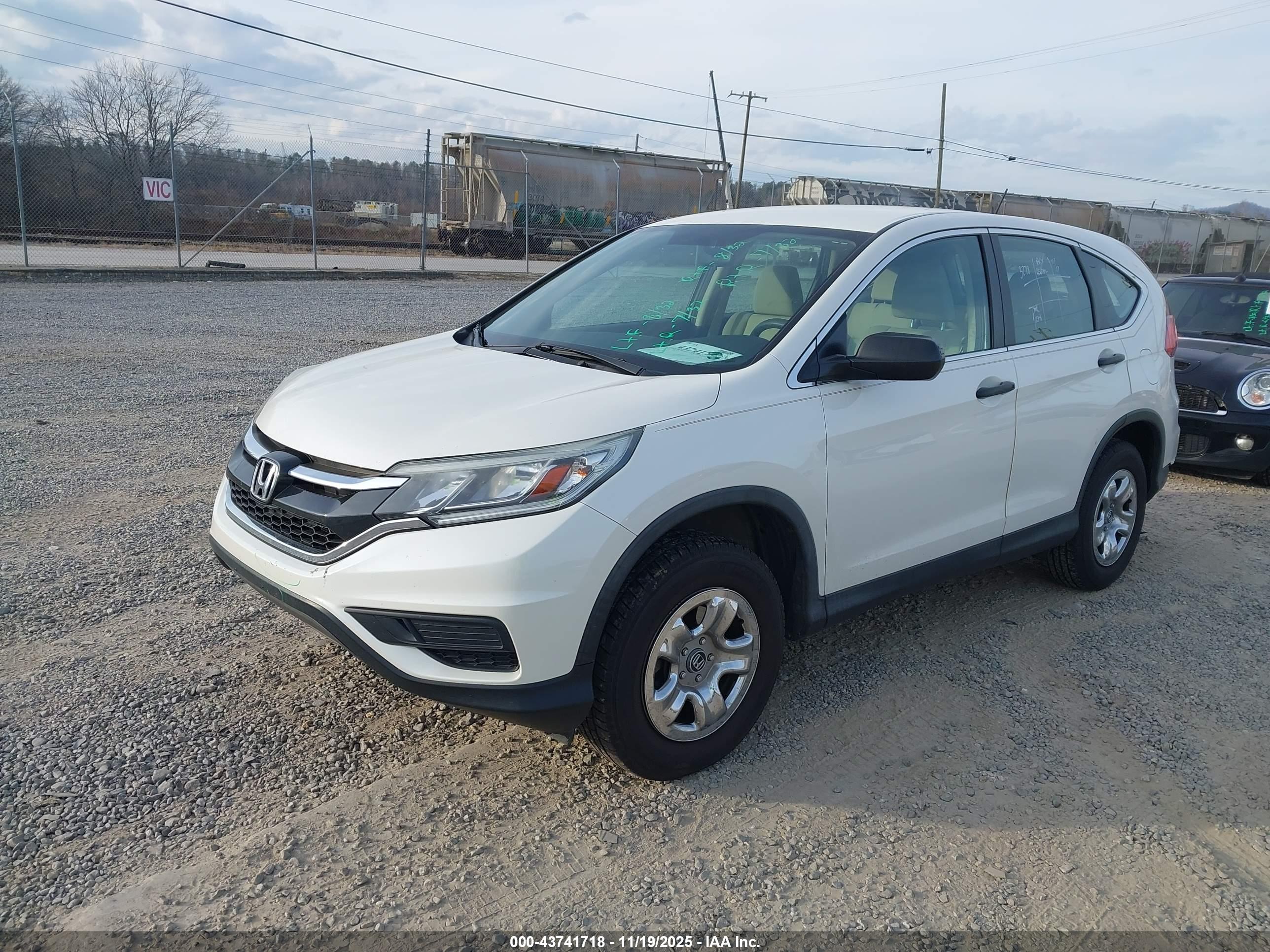 HONDA CR-V image 2
