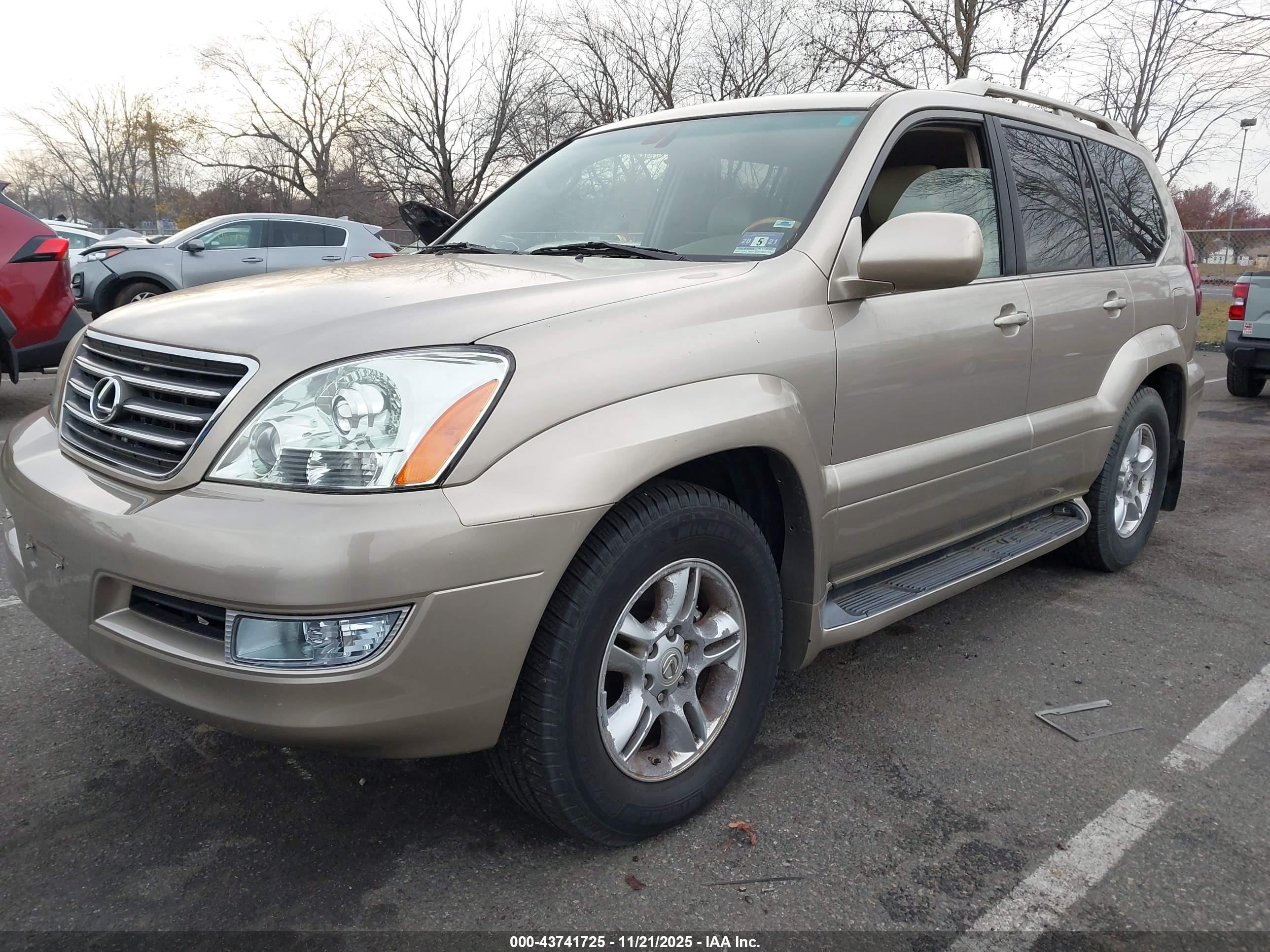 LEXUS GX image 2