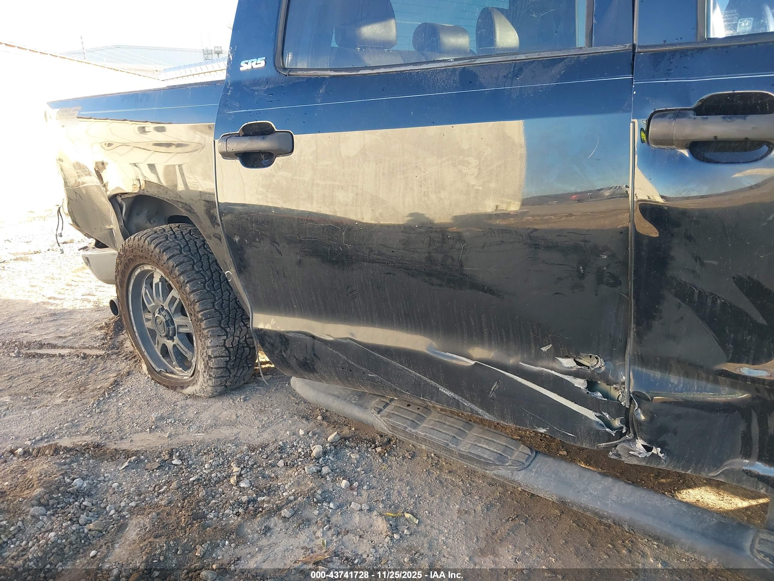 TOYOTA TUNDRA image 6