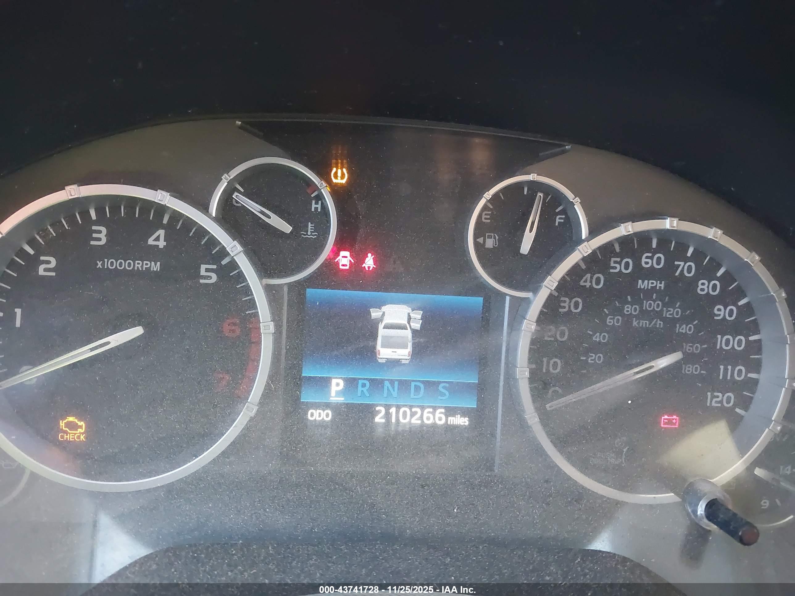 TOYOTA TUNDRA image 7